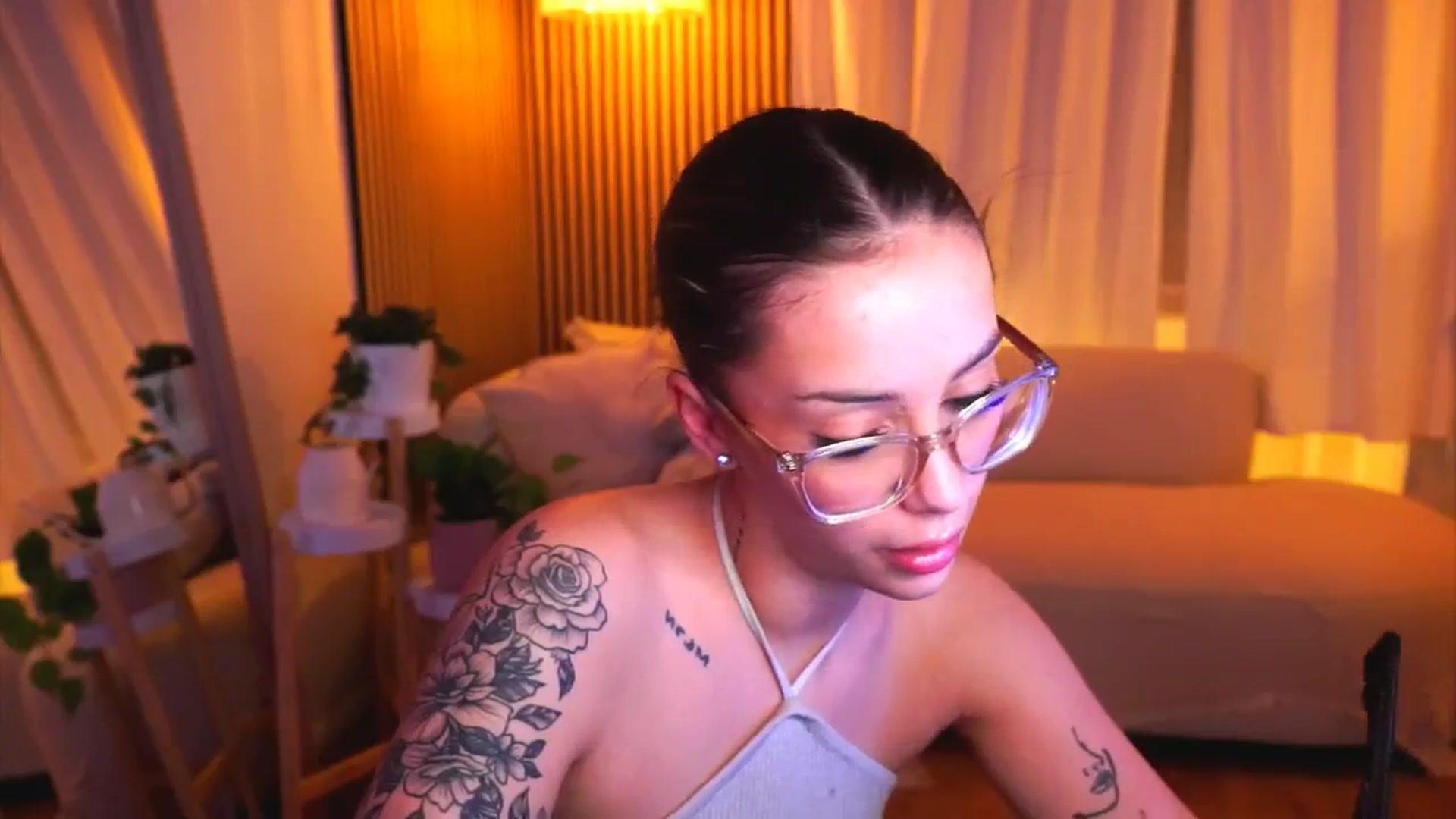 Gallery image thumbnail from Naomii18's myfreecams stream on, 02/19/2025, 17:48 image 11 of 20