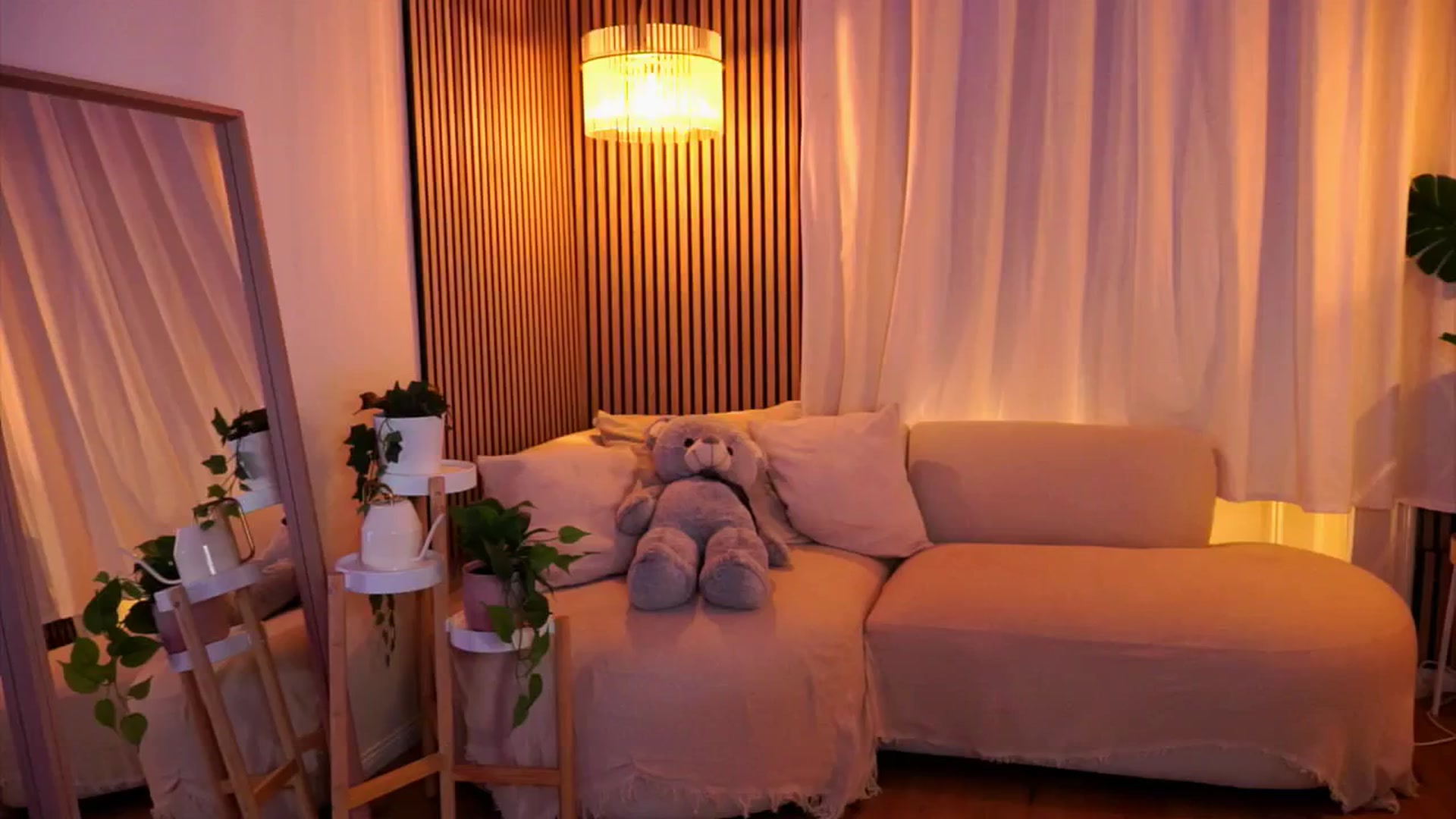 Gallery image thumbnail from Naomii18's myfreecams stream on, 02/22/2025, 17:57 image 3 of 20