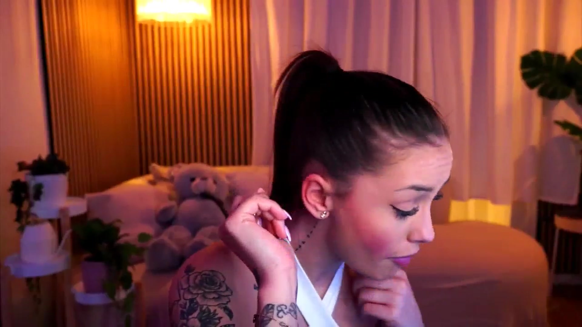 Gallery image thumbnail from Naomii18's myfreecams stream on, 02/26/2025, 18:45 image 5 of 20