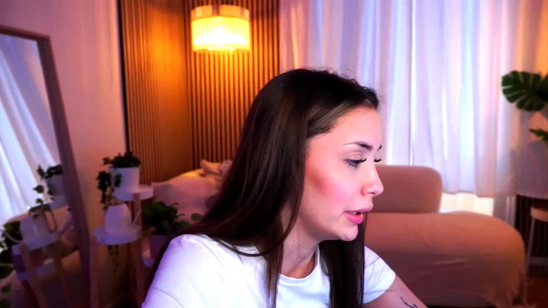 Gallery image thumbnail from Naomii18's myfreecams stream on, 02/27/2025, 10:05 image 7 of 20