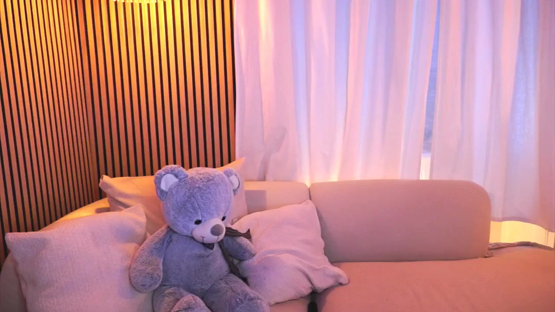 Gallery image thumbnail from Naomii18's myfreecams stream on, 02/28/2025, 14:46 image 4 of 20