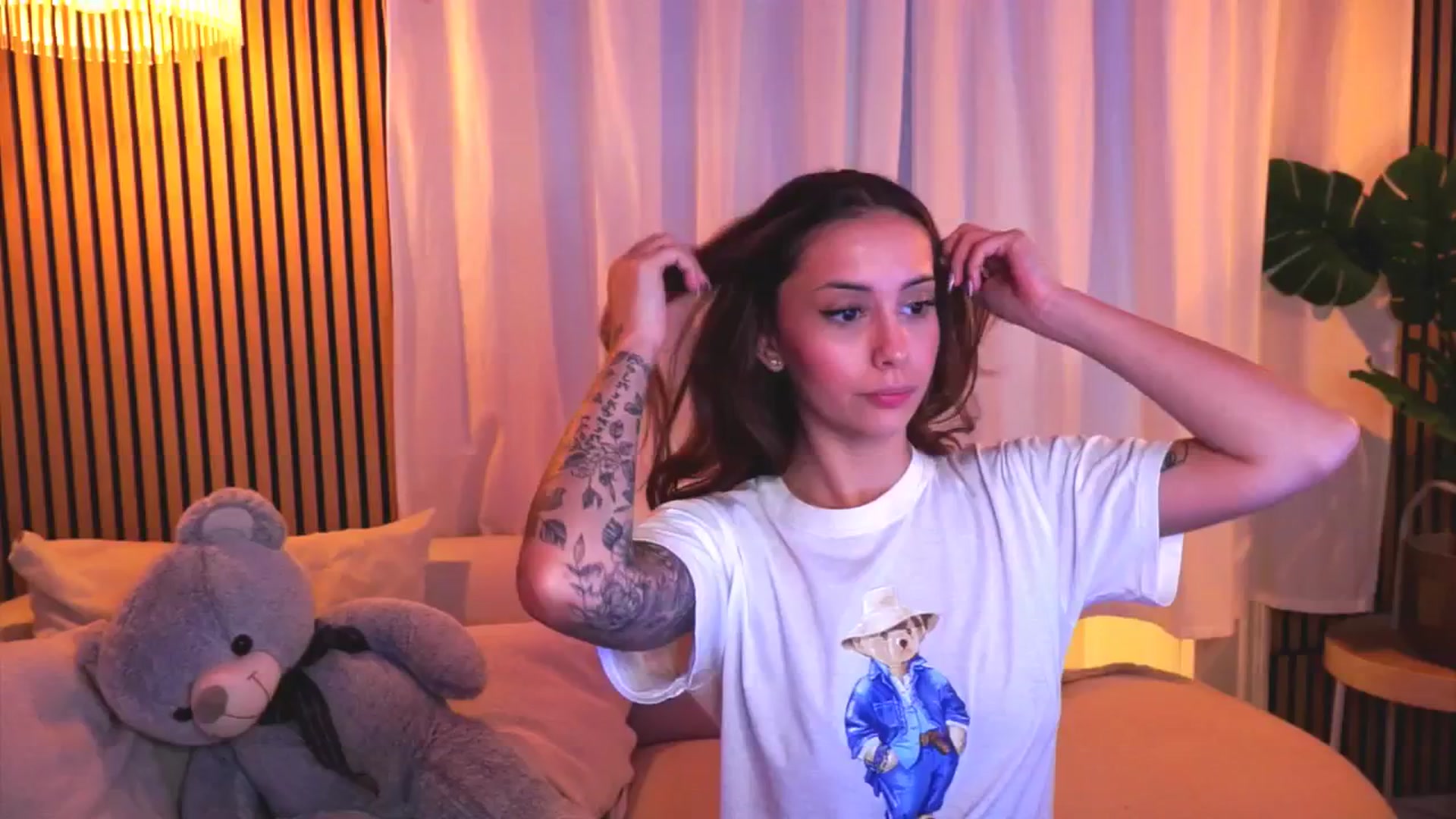 Gallery image thumbnail from Naomii18's myfreecams stream on, 02/28/2025, 15:47 image 9 of 20