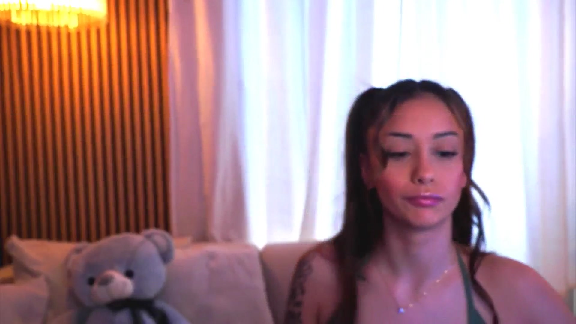 Gallery image thumbnail from Naomii18's myfreecams stream on, 03/01/2025, 09:07 image 2 of 20