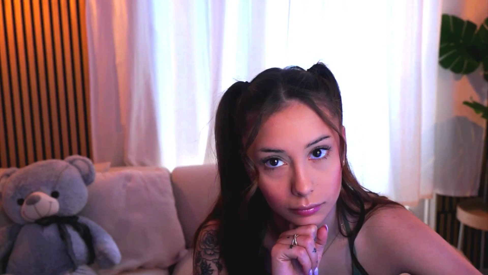 Gallery image thumbnail from Naomii18's myfreecams stream on, 03/01/2025, 09:07 image 5 of 20