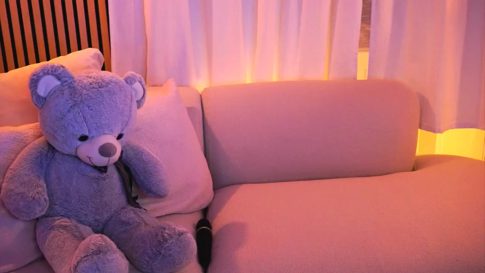 Gallery image thumbnail from Naomii18's myfreecams stream on, 03/04/2025, 22:20 image 1 of 20