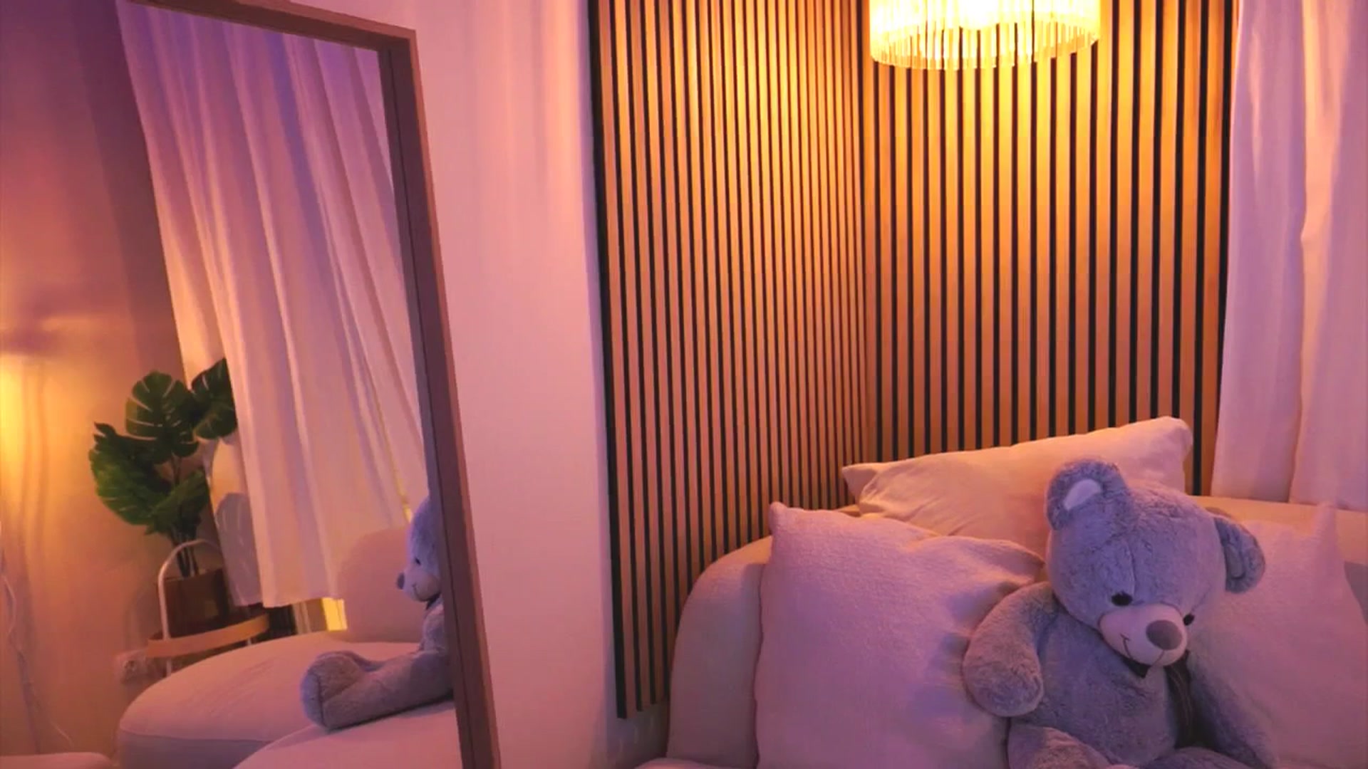 Gallery image thumbnail from Naomii18's myfreecams stream on, 03/04/2025, 23:30 image 19 of 20