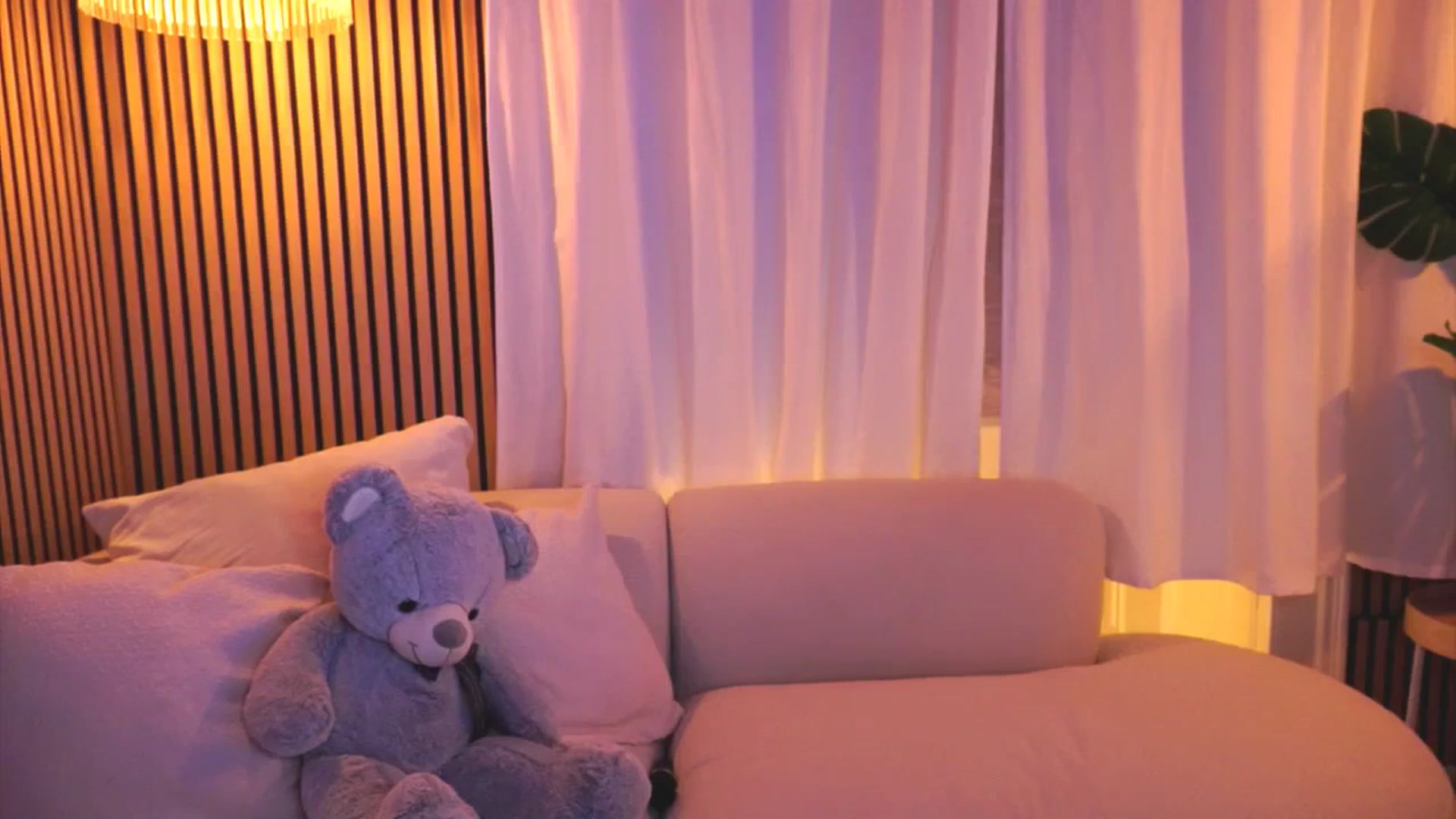 Gallery image thumbnail from Naomii18's myfreecams stream on, 03/04/2025, 23:30 image 18 of 20