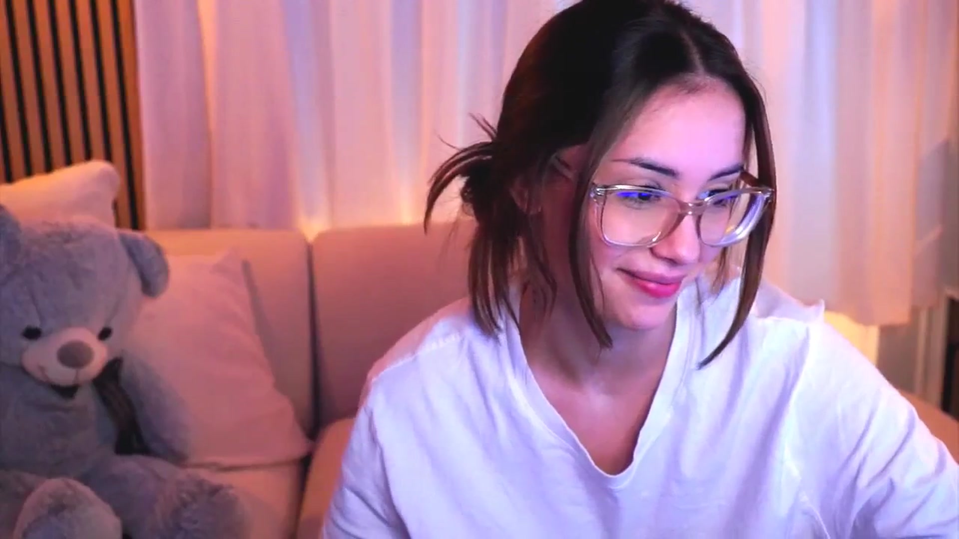 Gallery image thumbnail from Naomii18's myfreecams stream on, 03/05/2025, 14:51 image 19 of 20