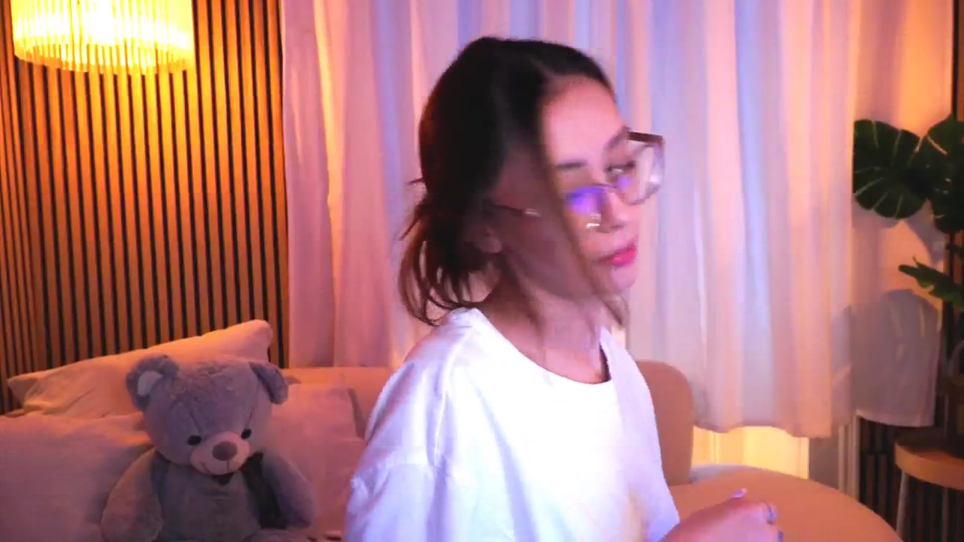 Gallery image thumbnail from Naomii18's myfreecams stream on, 03/05/2025, 14:51 image 15 of 20