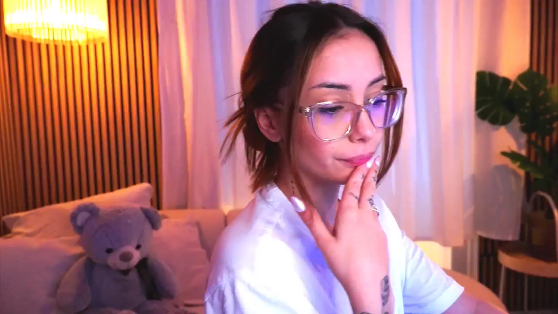 Gallery image thumbnail from Naomii18's myfreecams stream on, 03/05/2025, 14:51 image 1 of 20