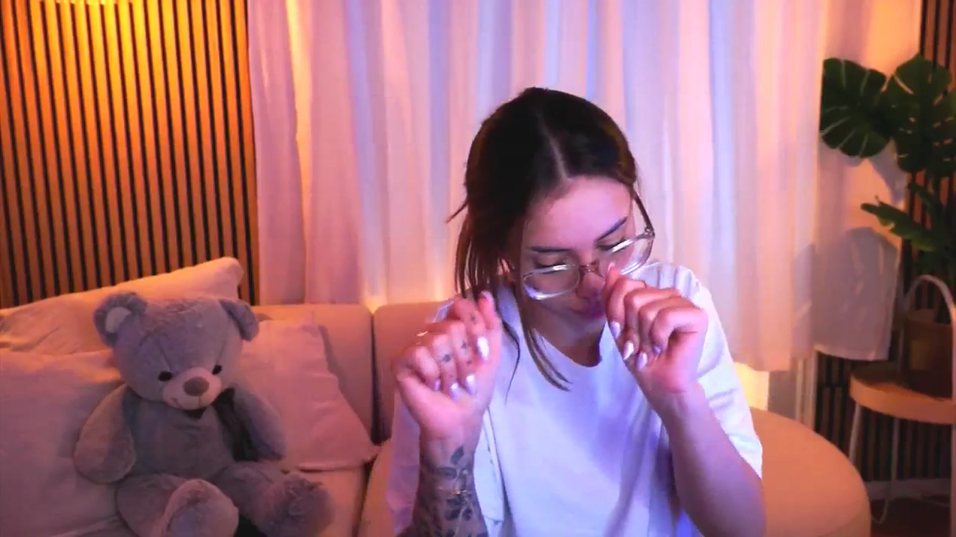 Gallery image thumbnail from Naomii18's myfreecams stream on, 03/05/2025, 14:51 image 11 of 20