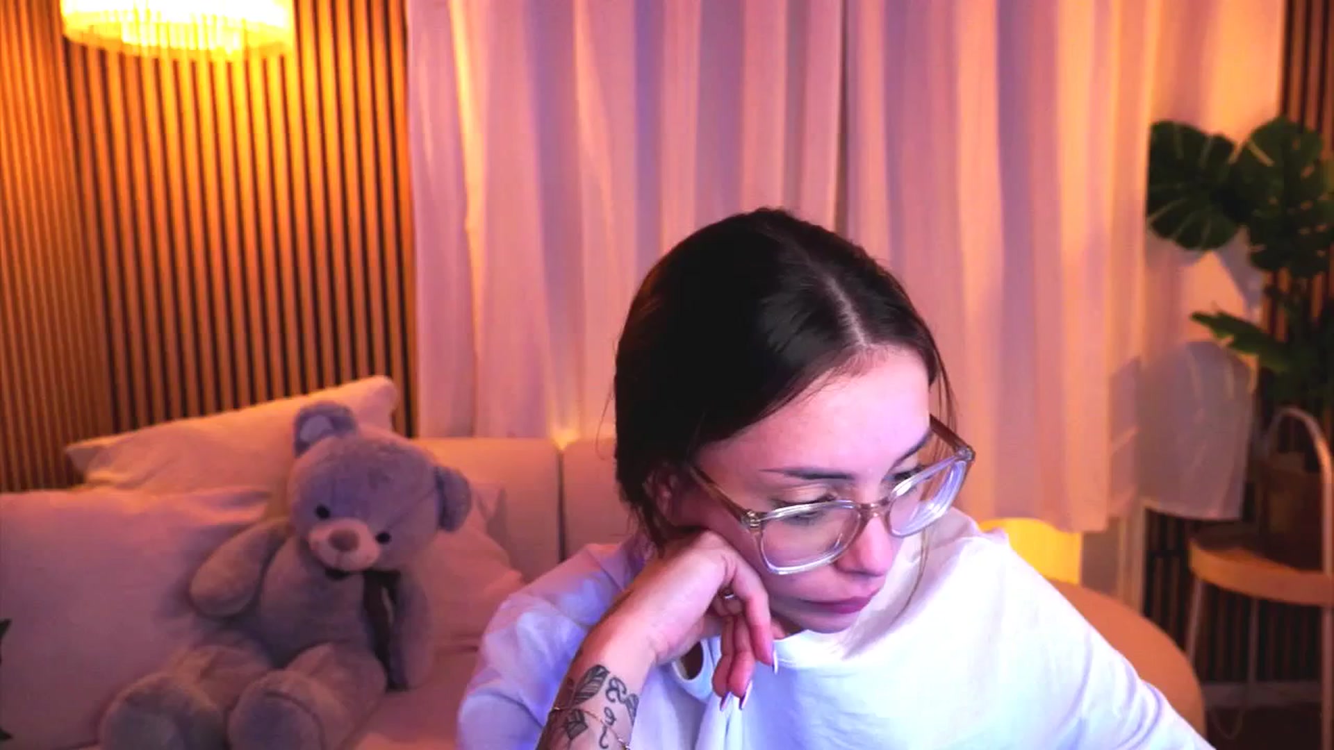 Gallery image thumbnail from Naomii18's myfreecams stream on, 03/05/2025, 16:58 image 17 of 20