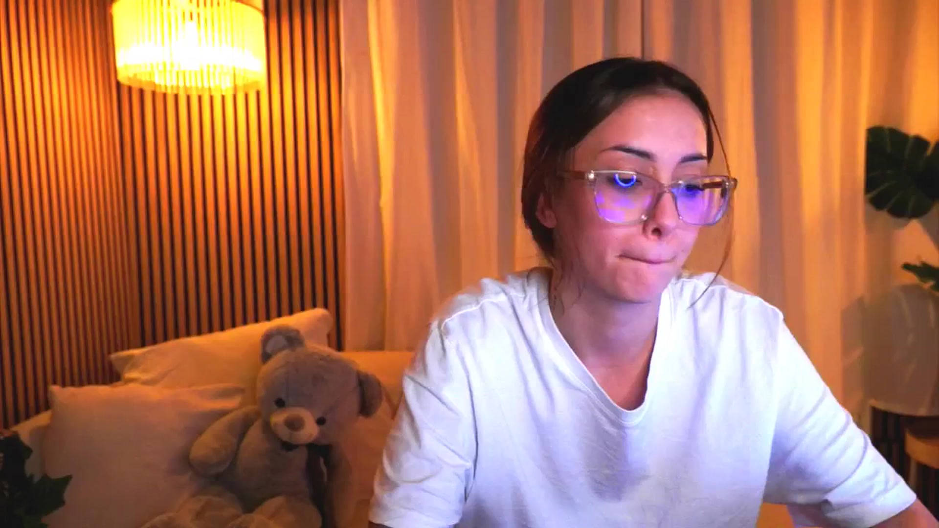Gallery image thumbnail from Naomii18's myfreecams stream on, 03/05/2025, 16:58 image 20 of 20
