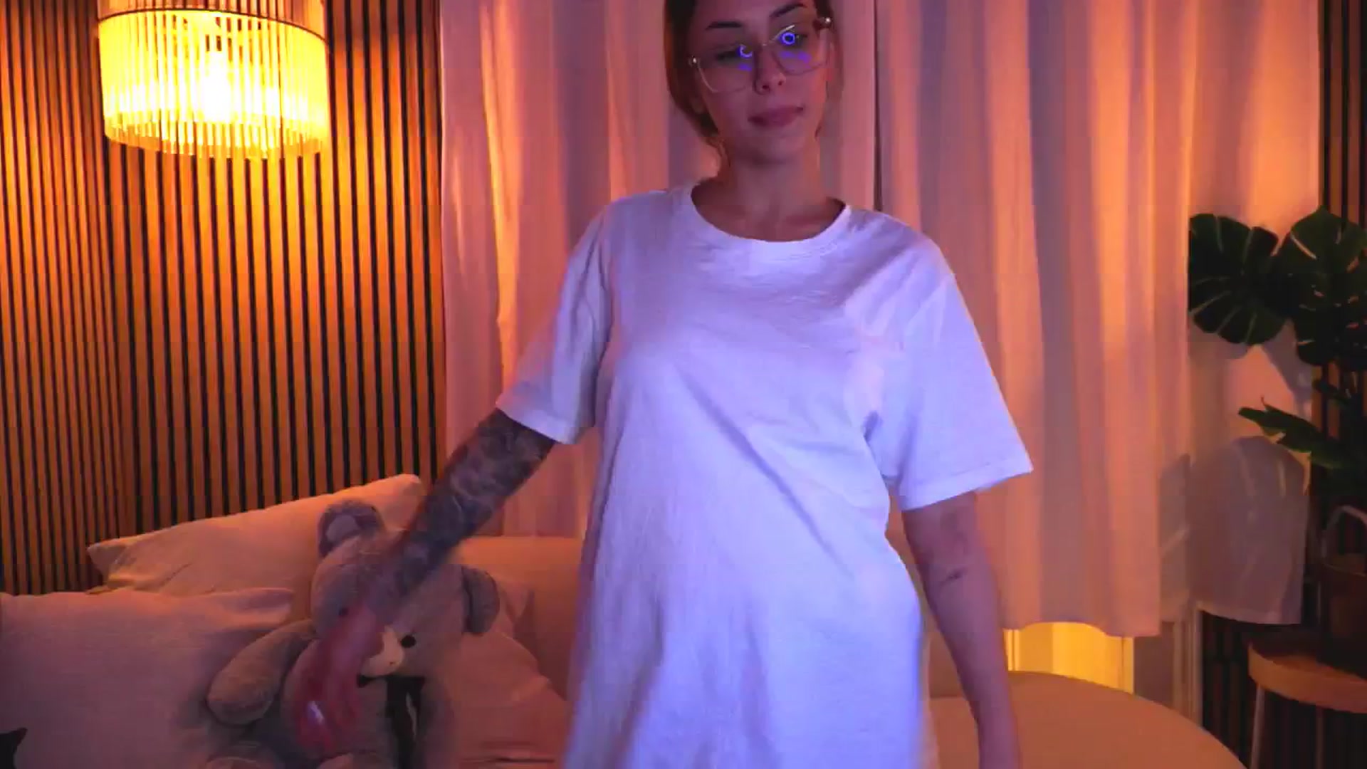 Gallery image thumbnail from Naomii18's myfreecams stream on, 03/05/2025, 16:58 image 14 of 20