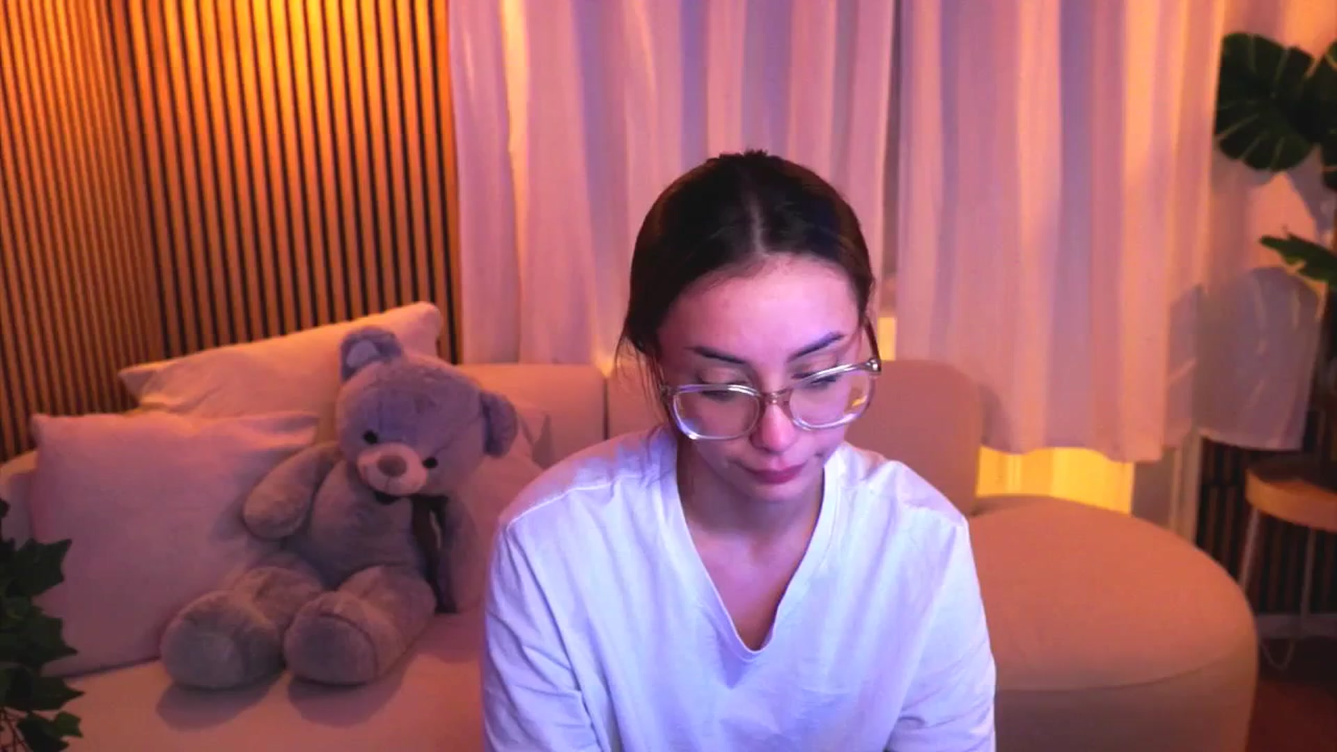 Gallery image thumbnail from Naomii18's myfreecams stream on, 03/05/2025, 16:58 image 1 of 20