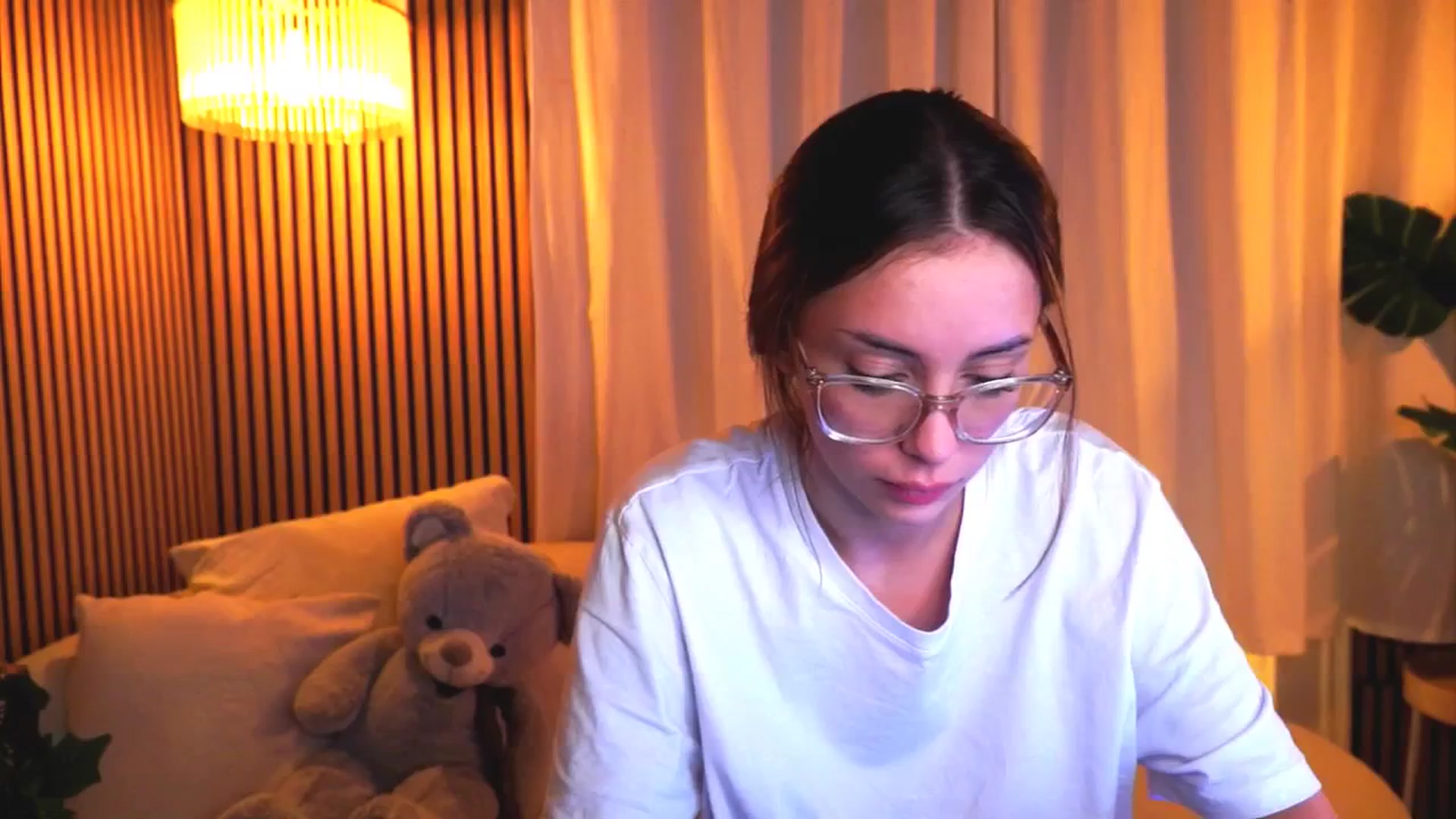 Gallery image thumbnail from Naomii18's myfreecams stream on, 03/05/2025, 16:58 image 19 of 20