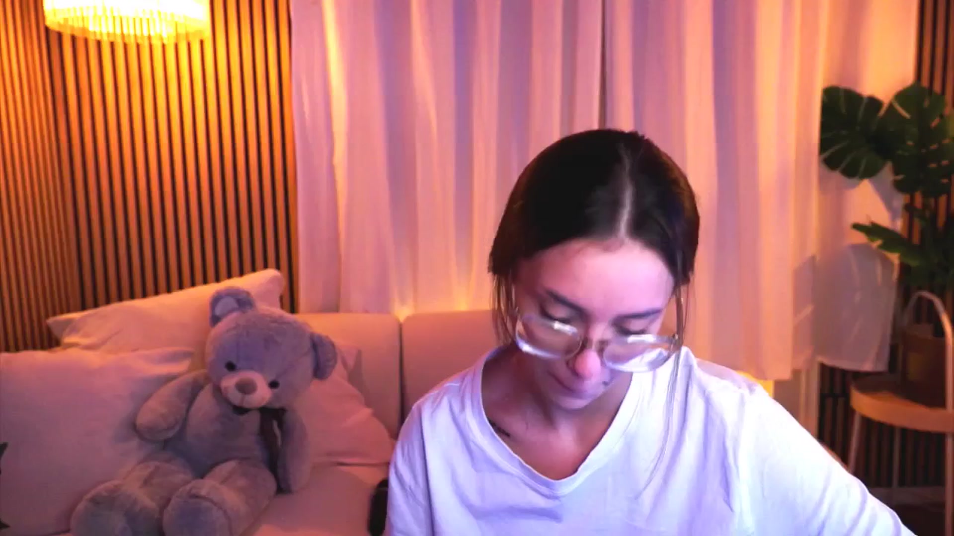 Gallery image thumbnail from Naomii18's myfreecams stream on, 03/05/2025, 16:58 image 15 of 20