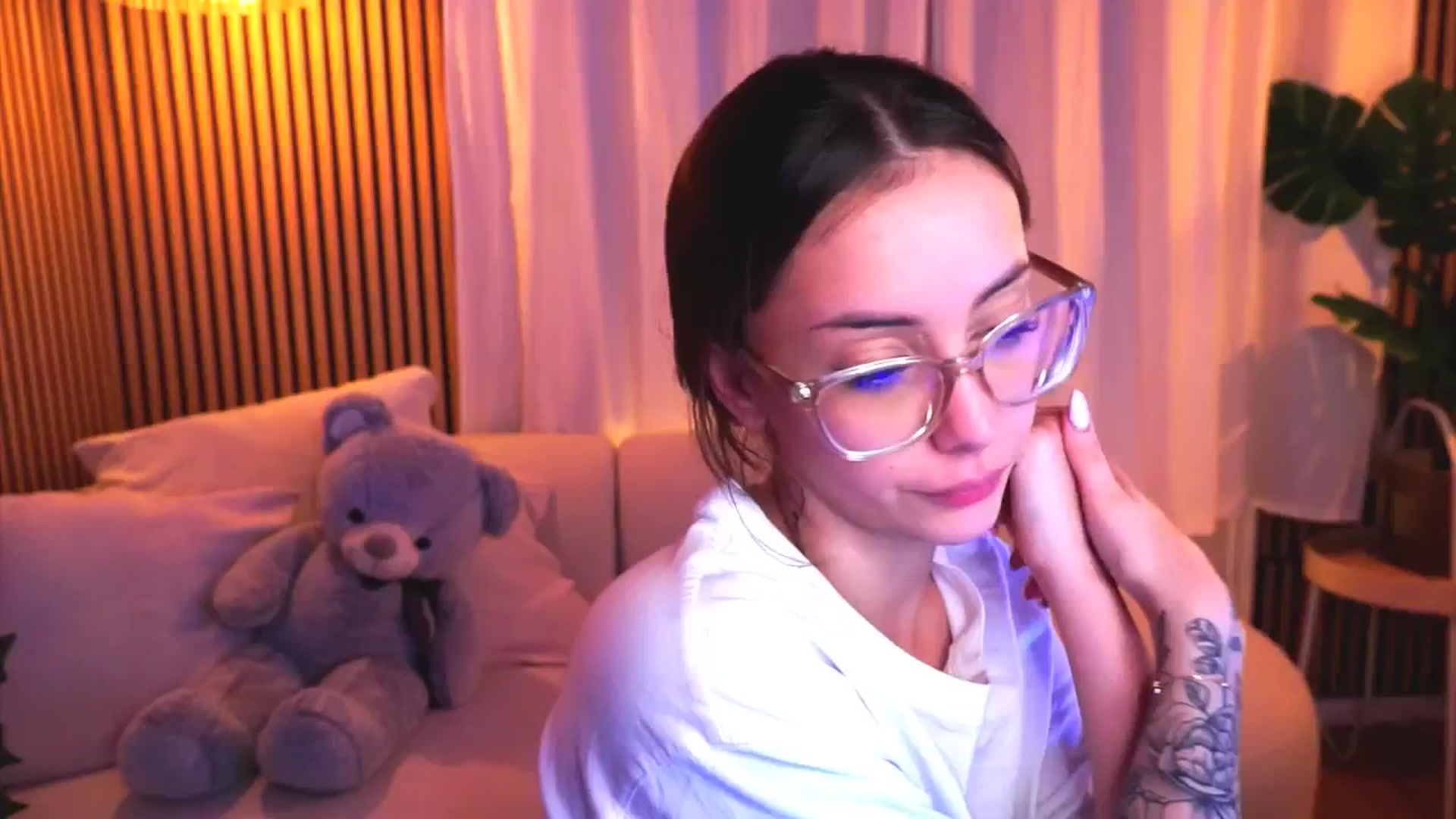 Gallery image thumbnail from Naomii18's myfreecams stream on, 03/05/2025, 16:58 image 11 of 20