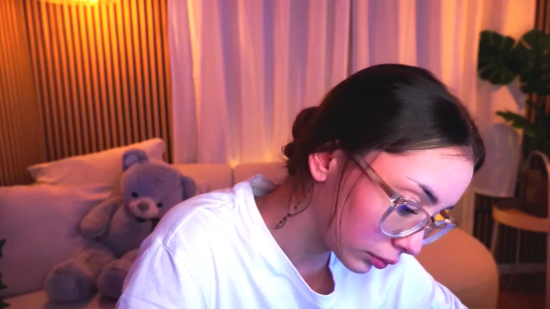 Gallery image thumbnail from Naomii18's myfreecams stream on, 03/05/2025, 16:58 image 10 of 20