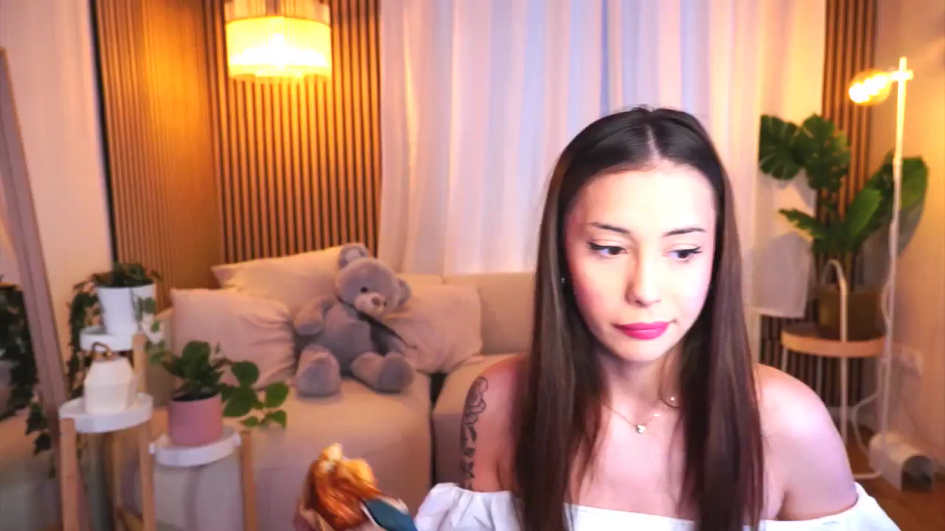 Gallery image thumbnail from Naomii18's myfreecams stream on, 03/07/2025, 15:21 image 5 of 20