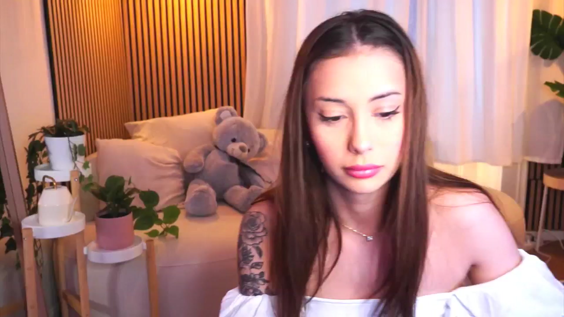 Gallery image thumbnail from Naomii18's myfreecams stream on, 03/07/2025, 15:21 image 9 of 20