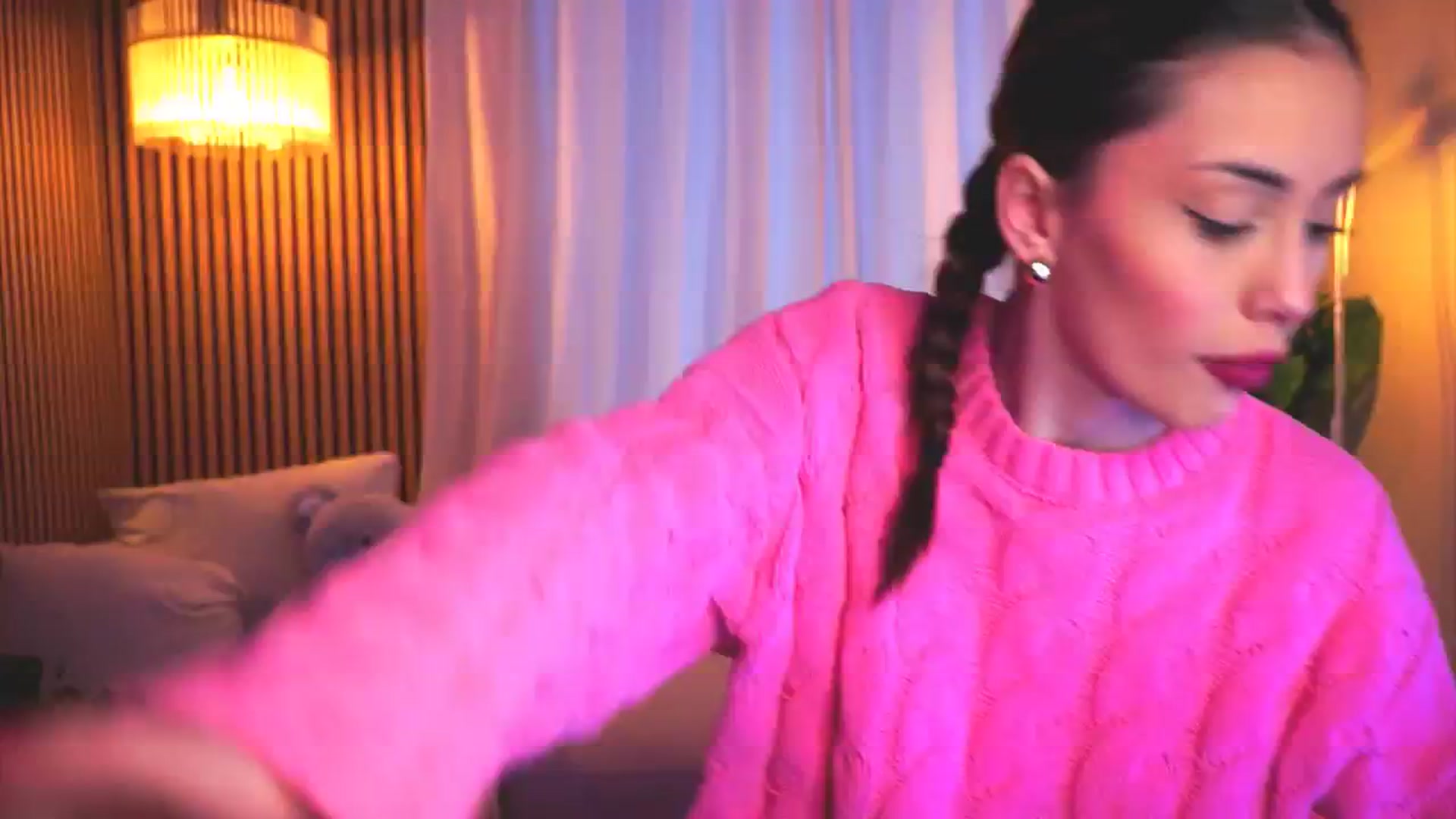 Gallery image thumbnail from Naomii18's myfreecams stream on, 03/11/2025, 11:27 image 6 of 20