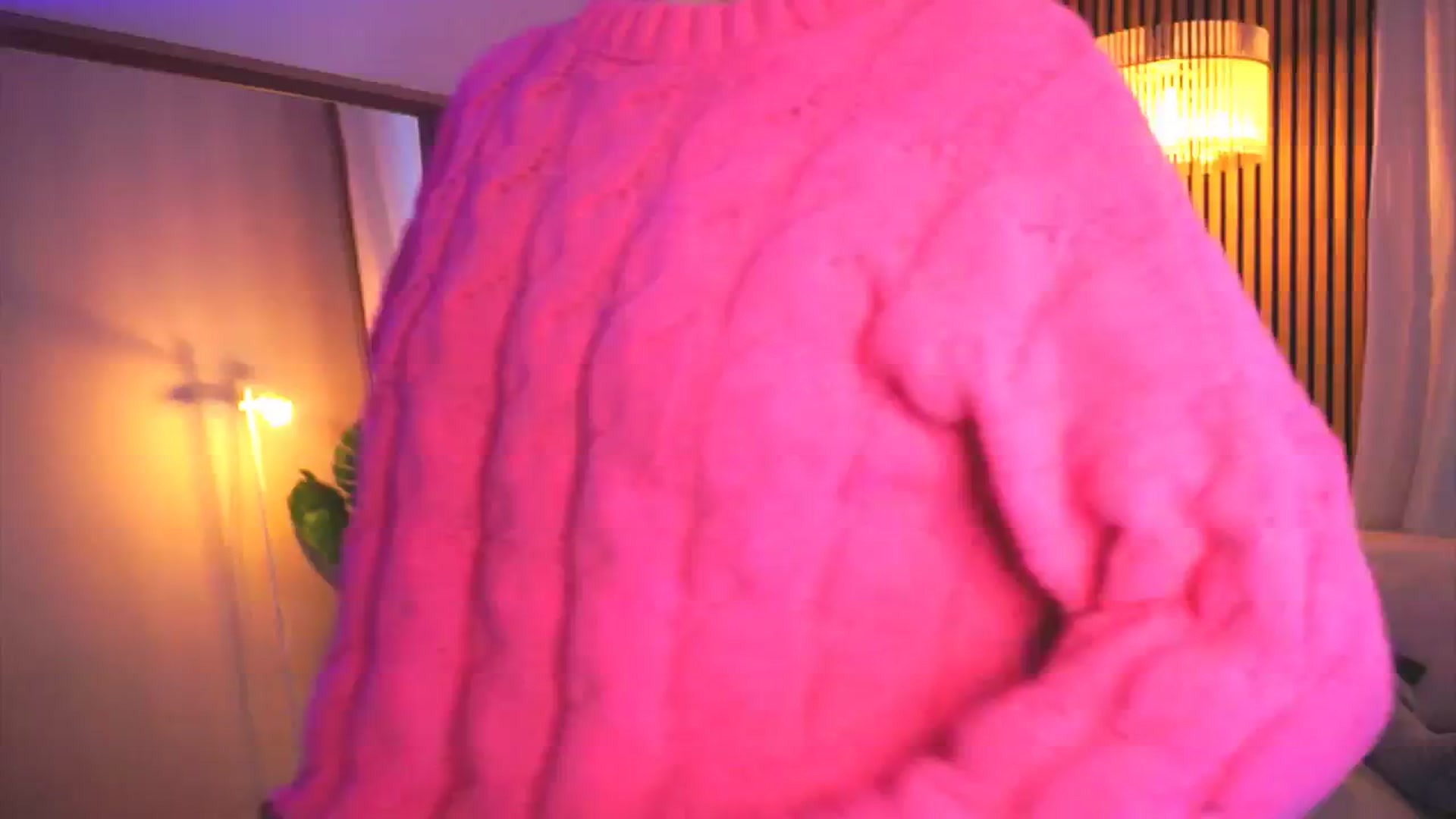 Gallery image thumbnail from Naomii18's myfreecams stream on, 03/11/2025, 11:27 image 5 of 20