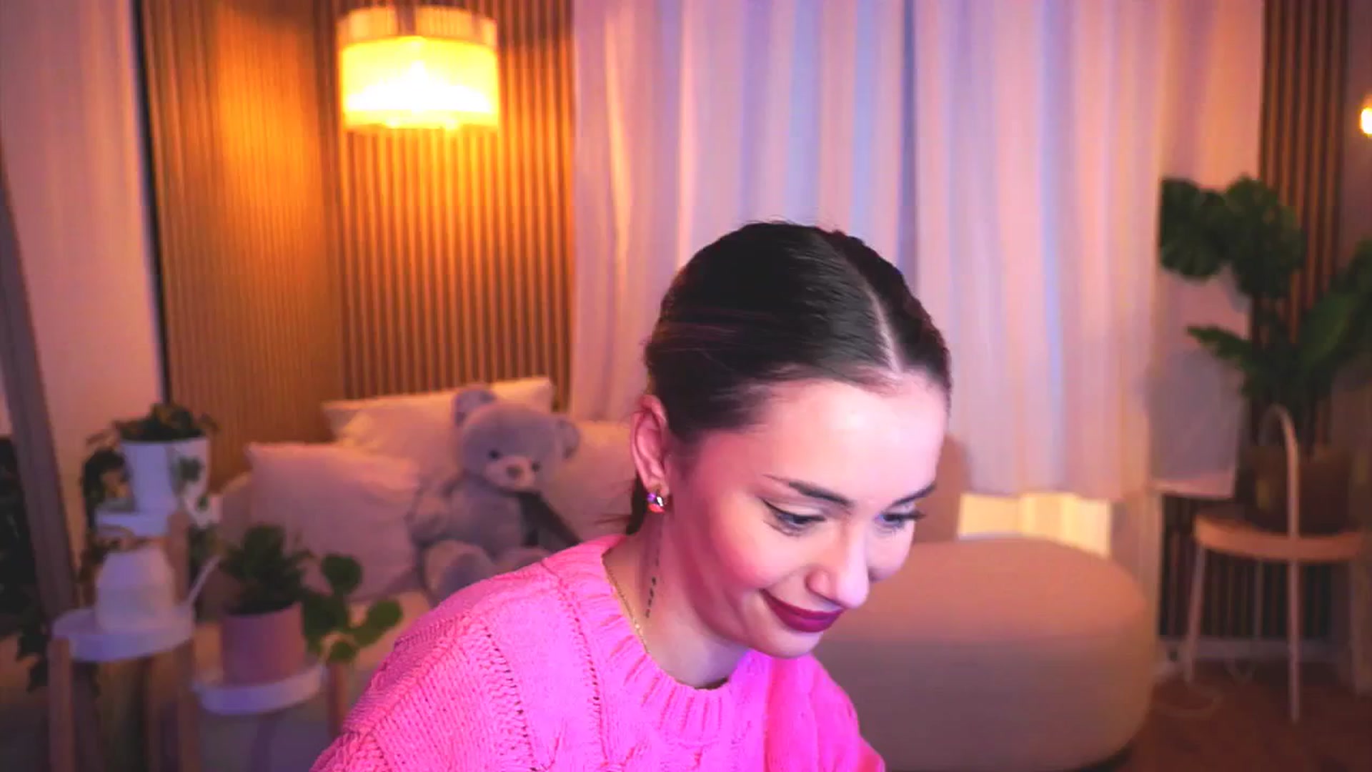 Gallery image thumbnail from Naomii18's myfreecams stream on, 03/11/2025, 13:39 image 16 of 20