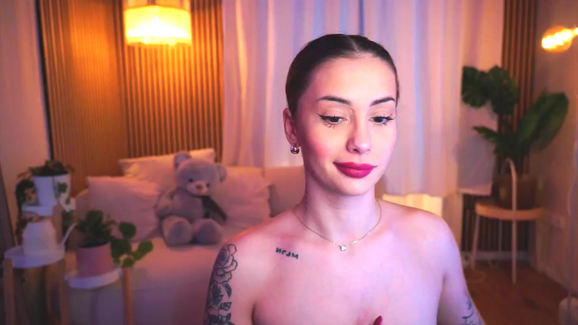 Gallery image thumbnail from Naomii18's myfreecams stream on, 03/11/2025, 13:39 image 7 of 20