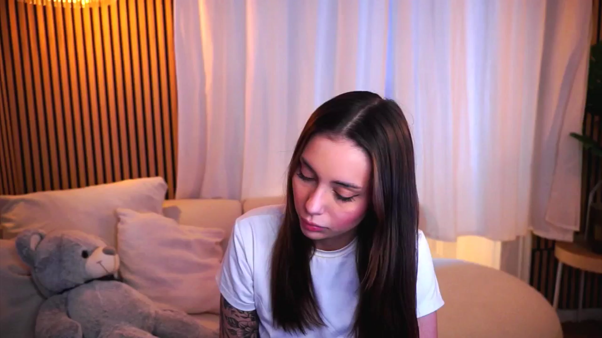 Gallery image thumbnail from Naomii18's myfreecams stream on, 03/12/2025, 15:07 image 1 of 20