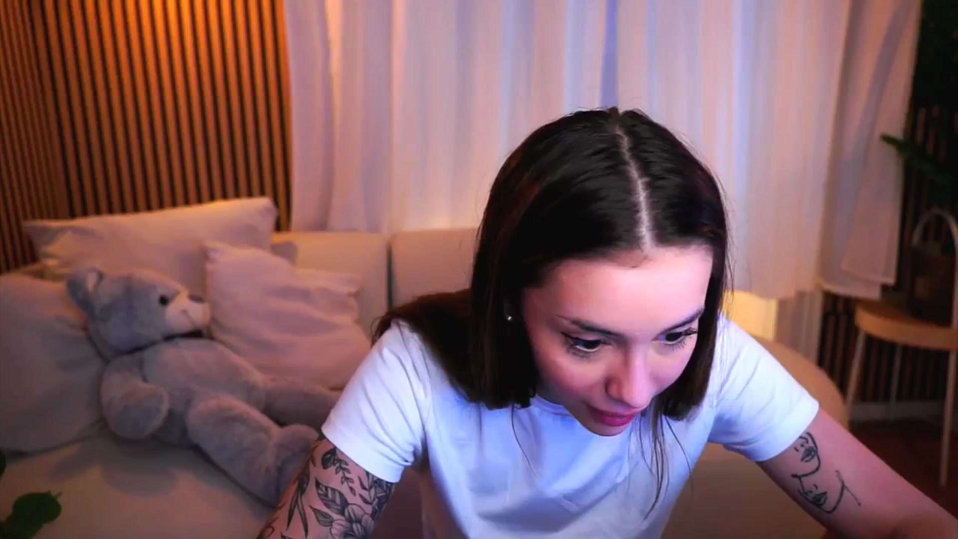 Gallery image thumbnail from Naomii18's myfreecams stream on, 03/12/2025, 15:07 image 13 of 20