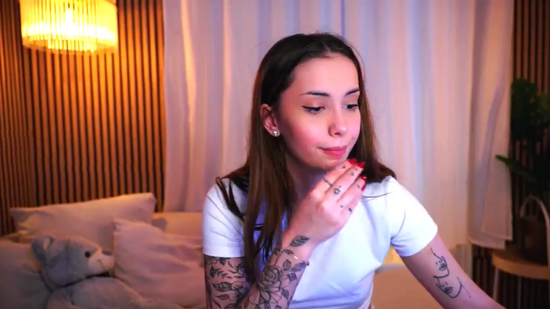 Gallery image thumbnail from Naomii18's myfreecams stream on, 03/12/2025, 15:07 image 17 of 20