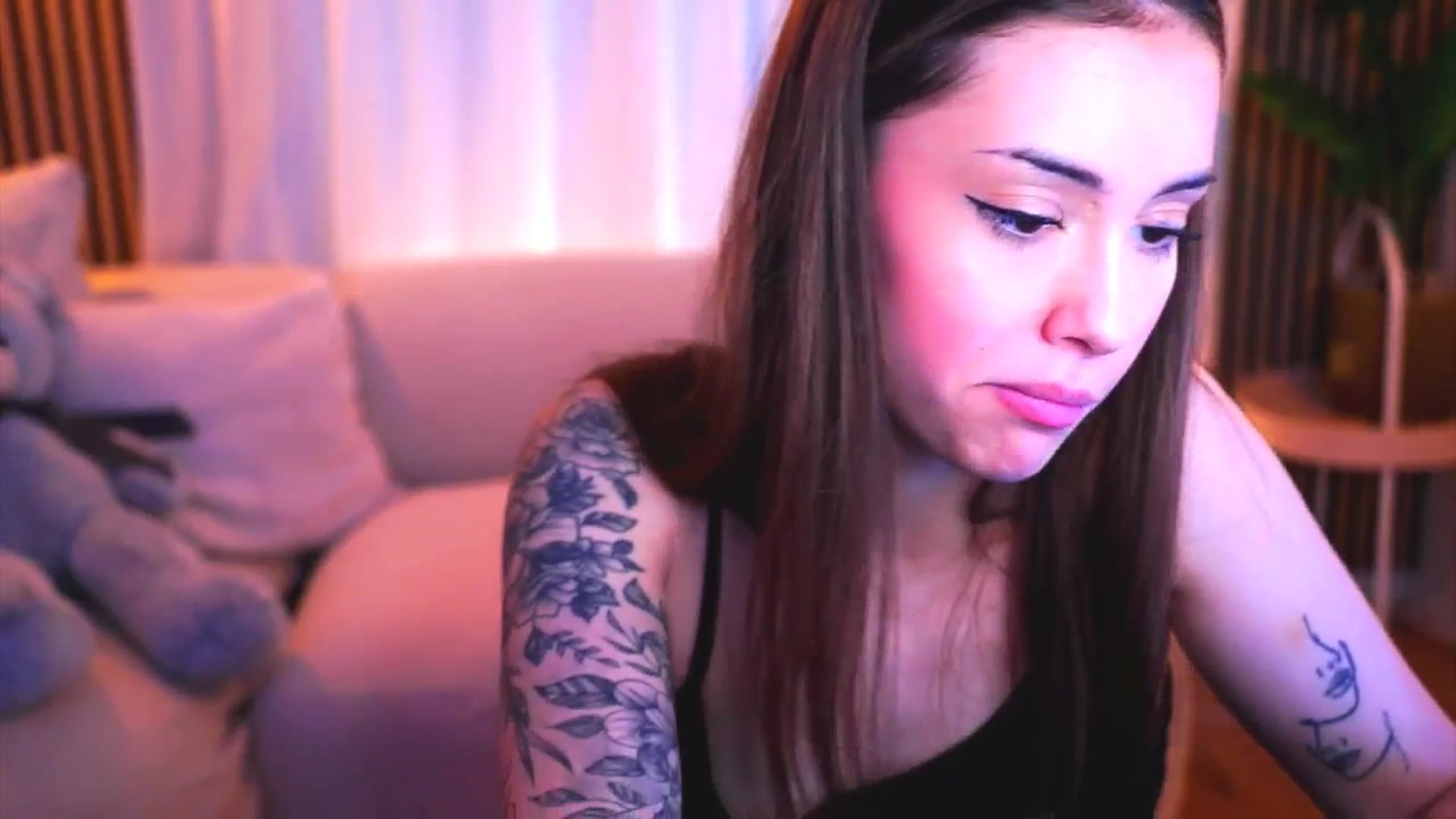 Gallery image thumbnail from Naomii18's myfreecams stream on, 03/13/2025, 14:44 image 13 of 20
