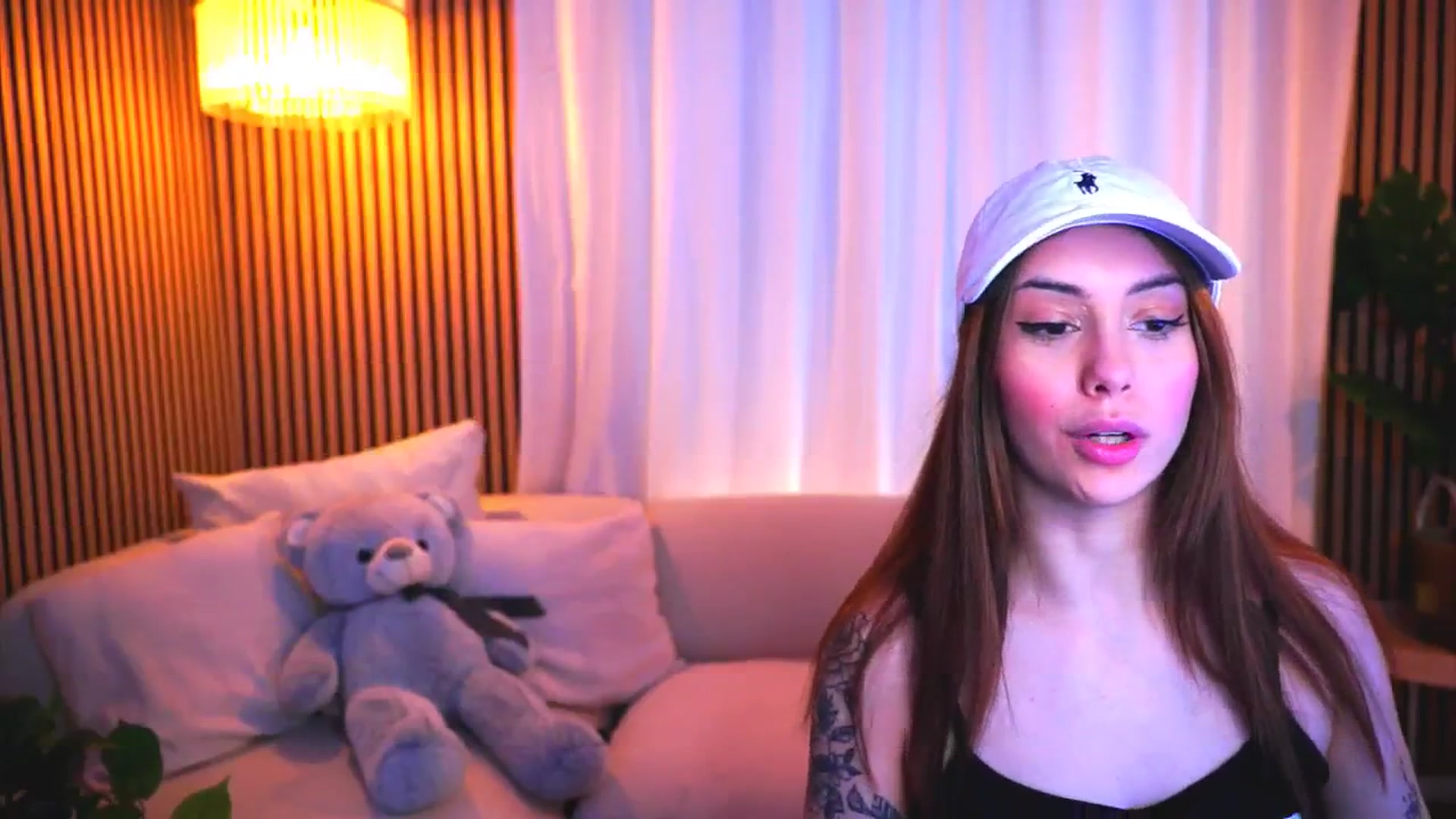 Gallery image thumbnail from Naomii18's myfreecams stream on, 03/13/2025, 14:44 image 11 of 20