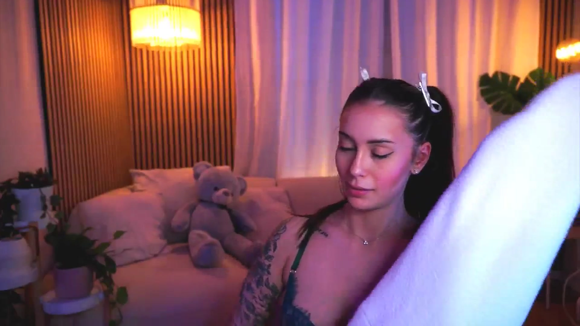 Gallery image thumbnail from Naomii18's myfreecams stream on, 03/14/2025, 16:16 image 16 of 20
