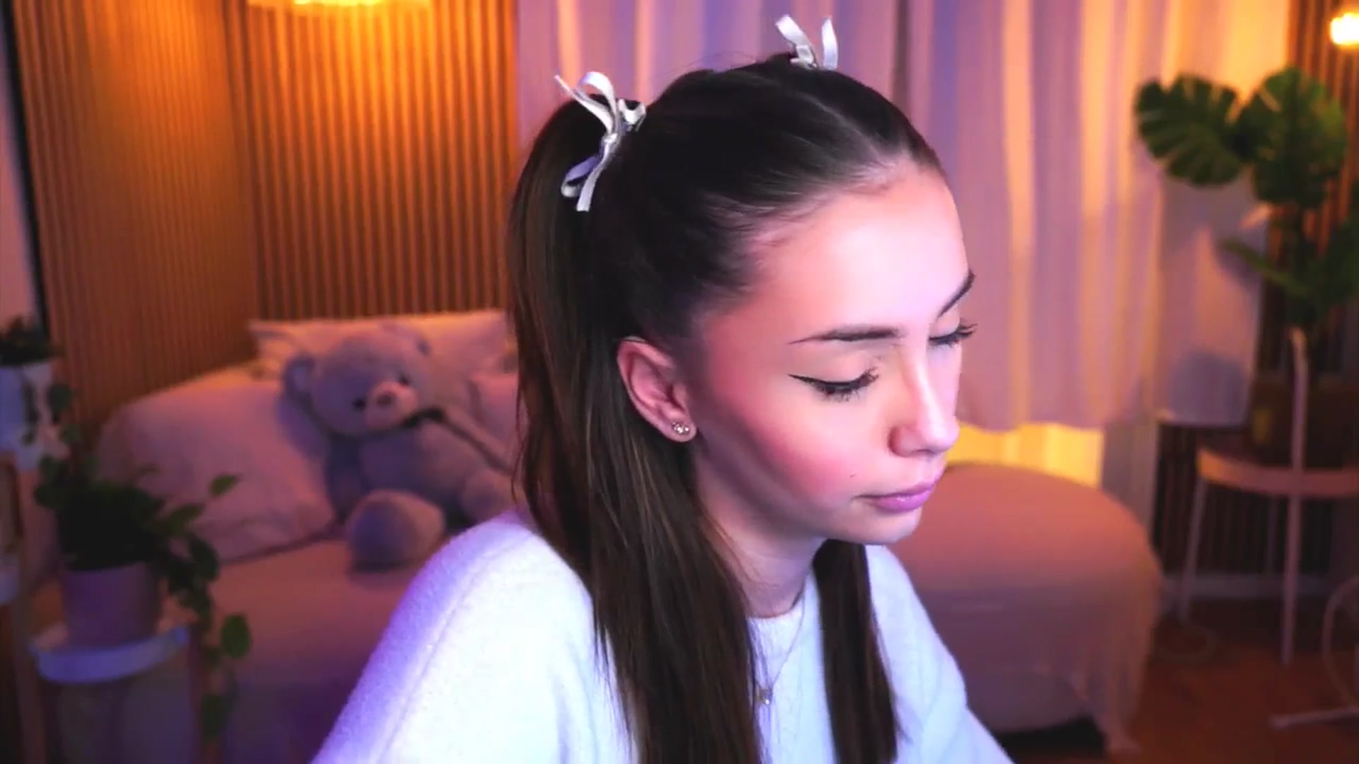 Gallery image thumbnail from Naomii18's myfreecams stream on, 03/14/2025, 16:16 image 20 of 20
