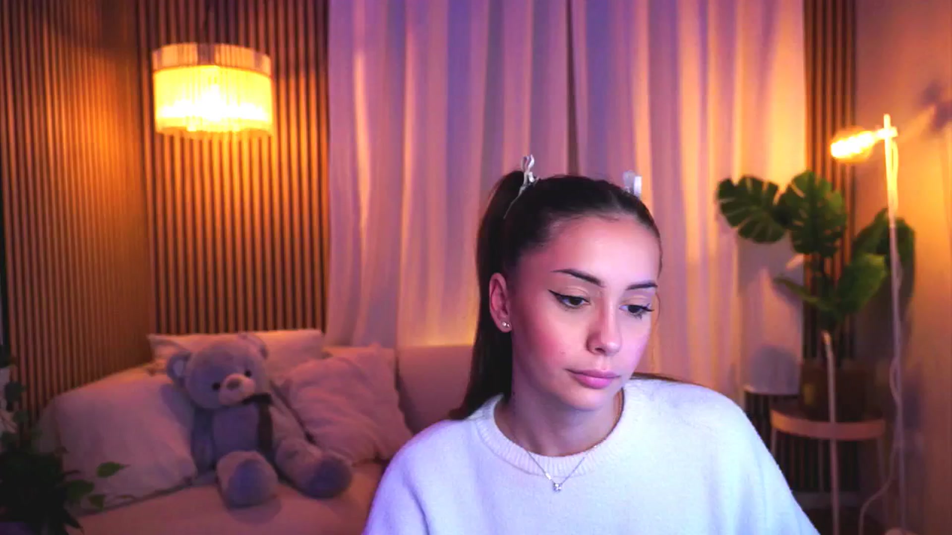 Gallery image thumbnail from Naomii18's myfreecams stream on, 03/14/2025, 18:12 image 2 of 20