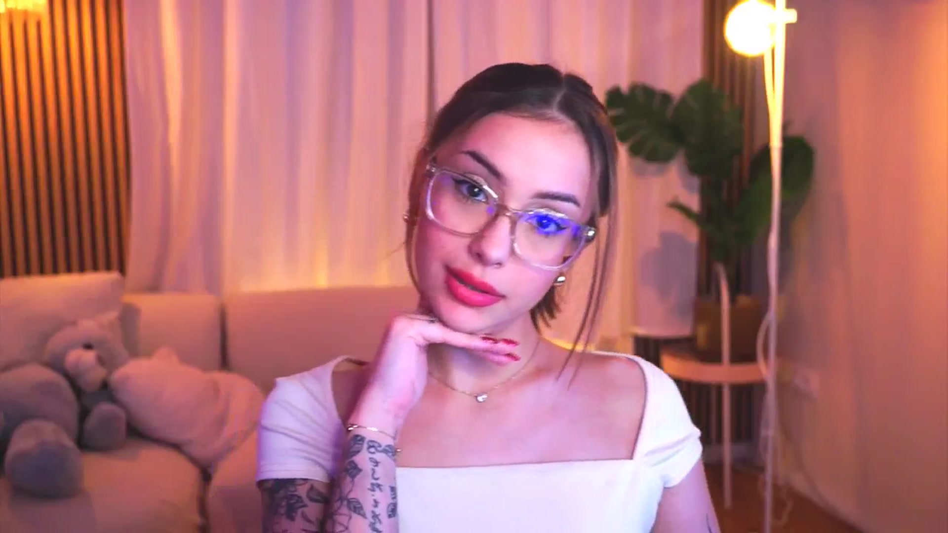 Gallery image thumbnail from Naomii18's myfreecams stream on, 03/15/2025, 16:28 image 20 of 20