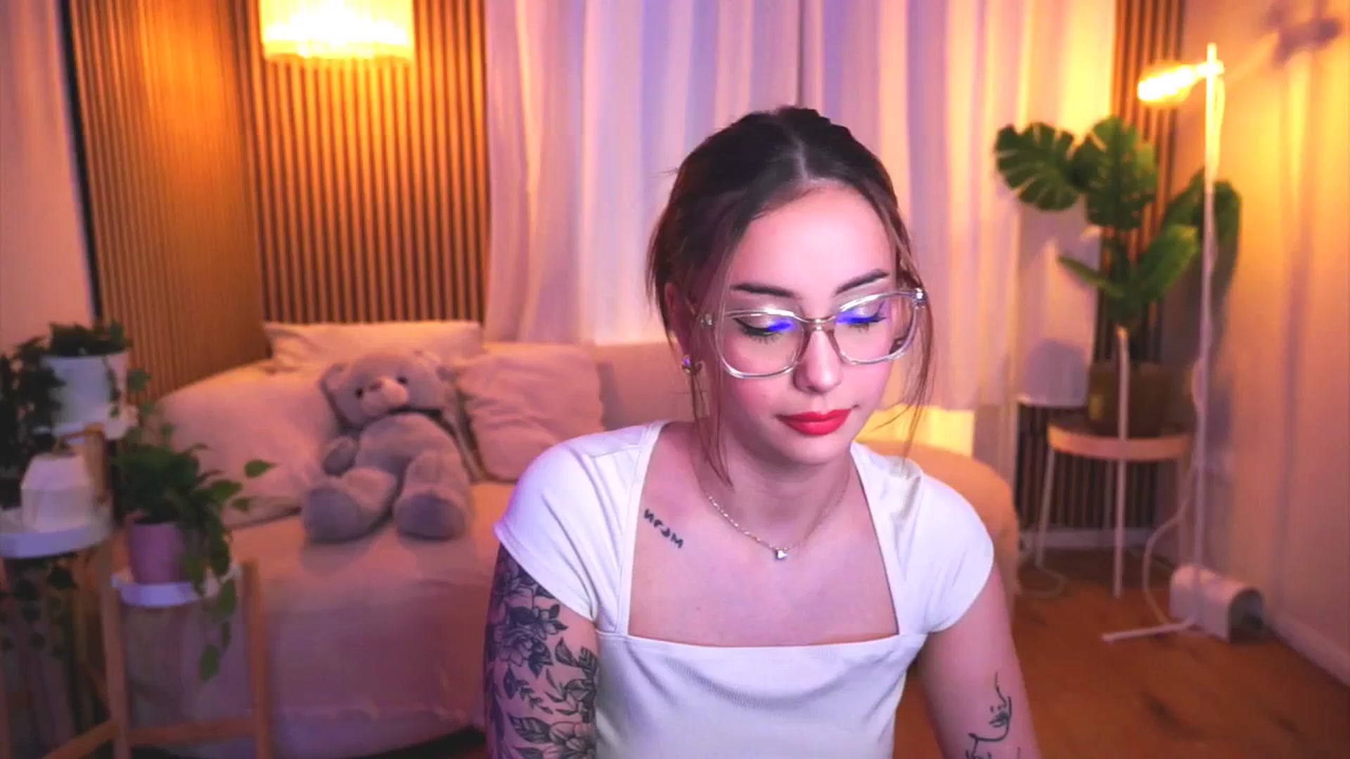 Gallery image thumbnail from Naomii18's myfreecams stream on, 03/15/2025, 16:28 image 1 of 20