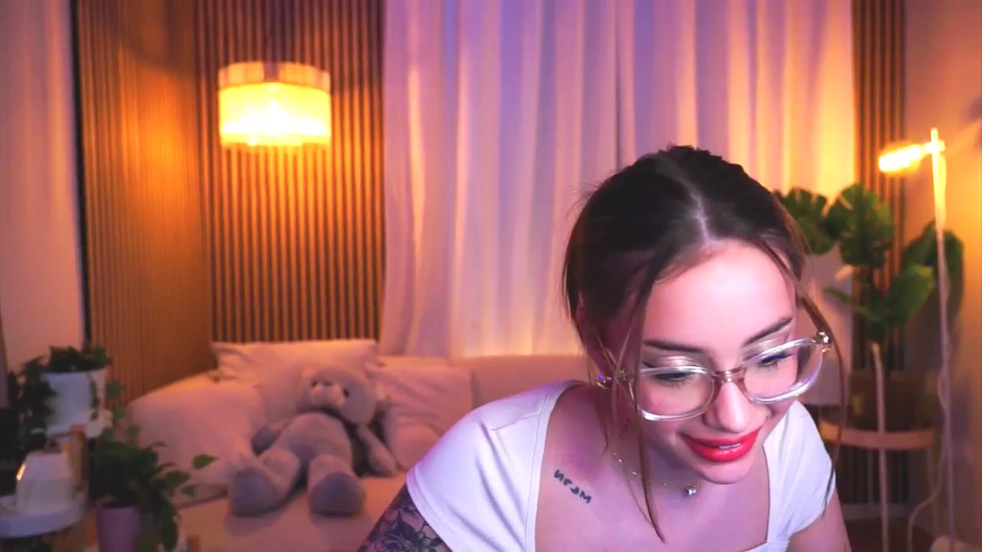 Gallery image thumbnail from Naomii18's myfreecams stream on, 03/15/2025, 16:28 image 7 of 20