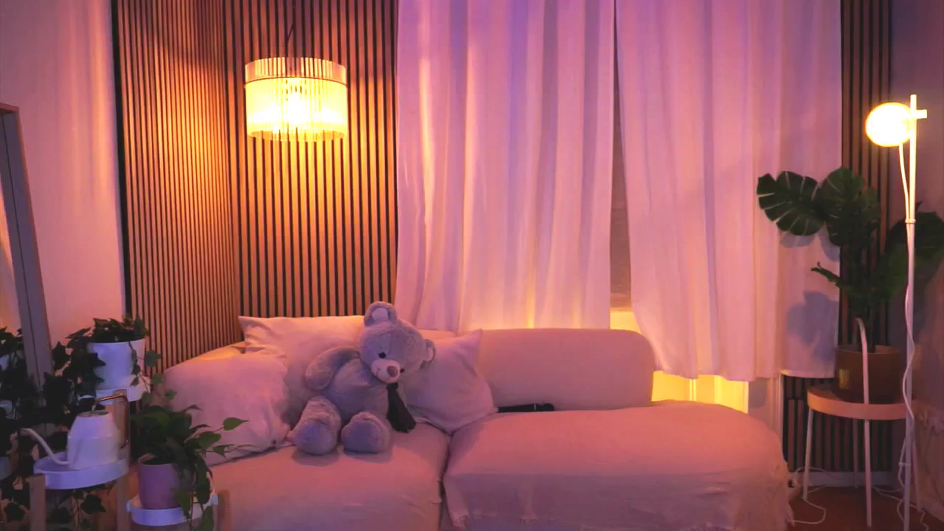 Gallery image thumbnail from Naomii18's myfreecams stream on, 03/15/2025, 19:04 image 9 of 20