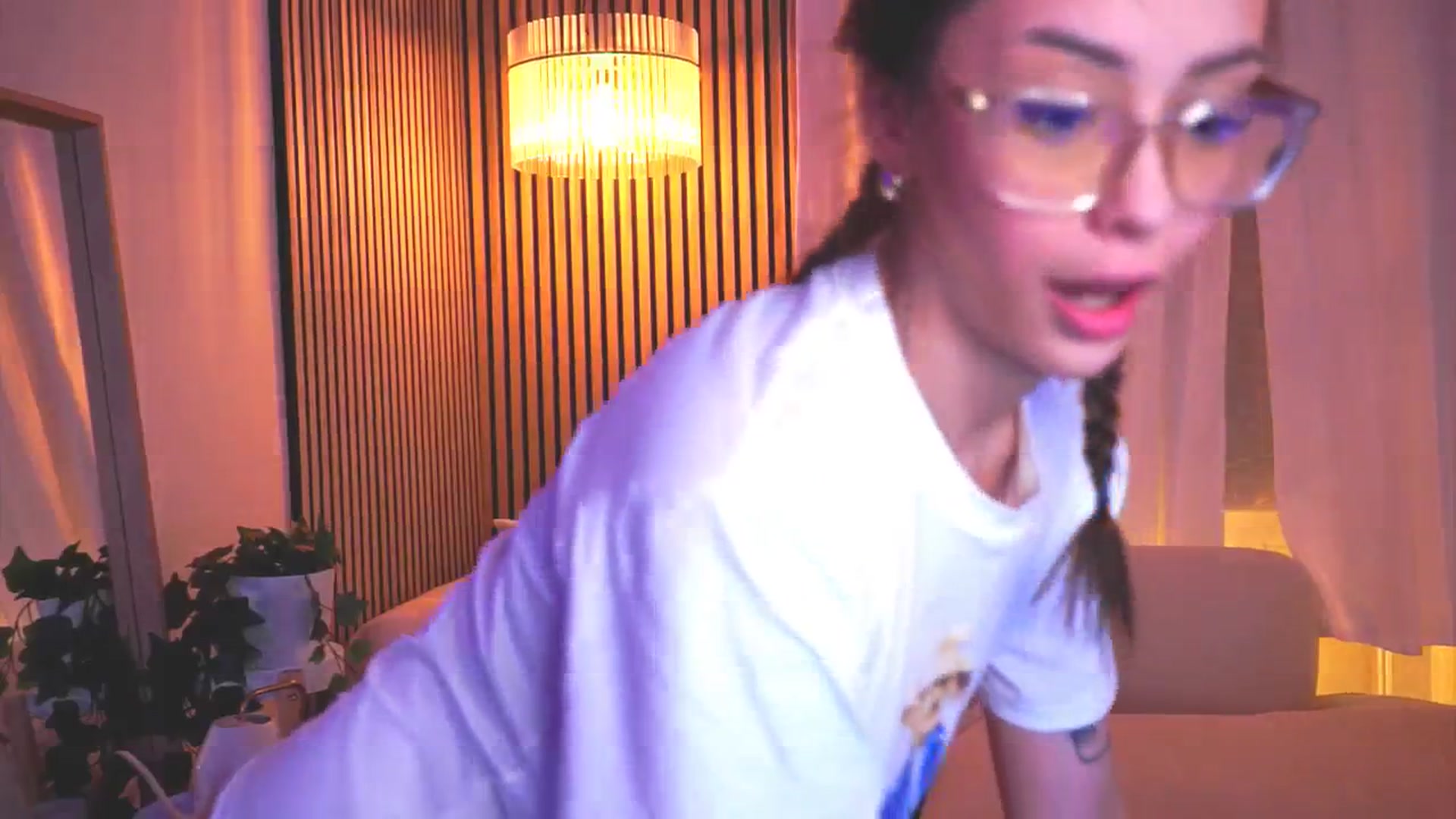 Gallery image thumbnail from Naomii18's myfreecams stream on, 03/18/2025, 18:10 image 13 of 20