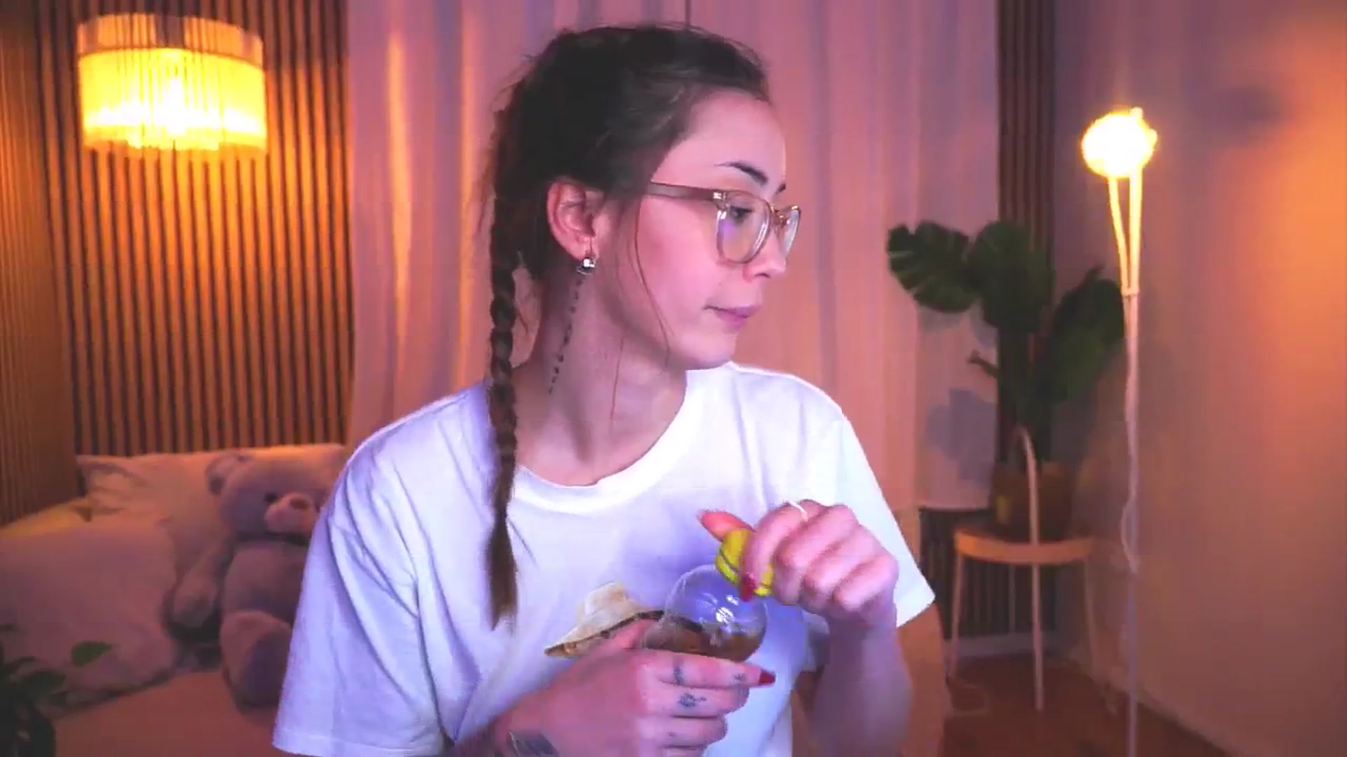 Gallery image thumbnail from Naomii18's myfreecams stream on, 03/18/2025, 18:10 image 4 of 20