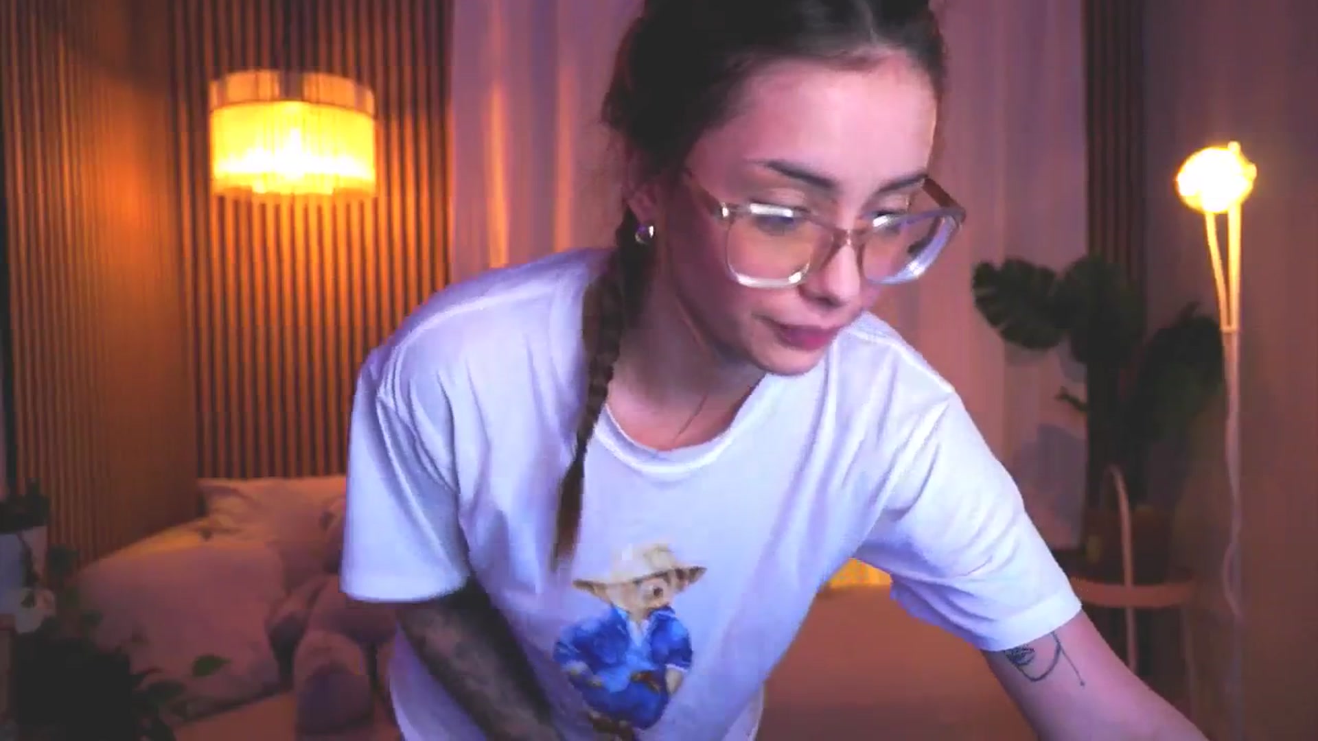 Gallery image thumbnail from Naomii18's myfreecams stream on, 03/18/2025, 18:10 image 10 of 20