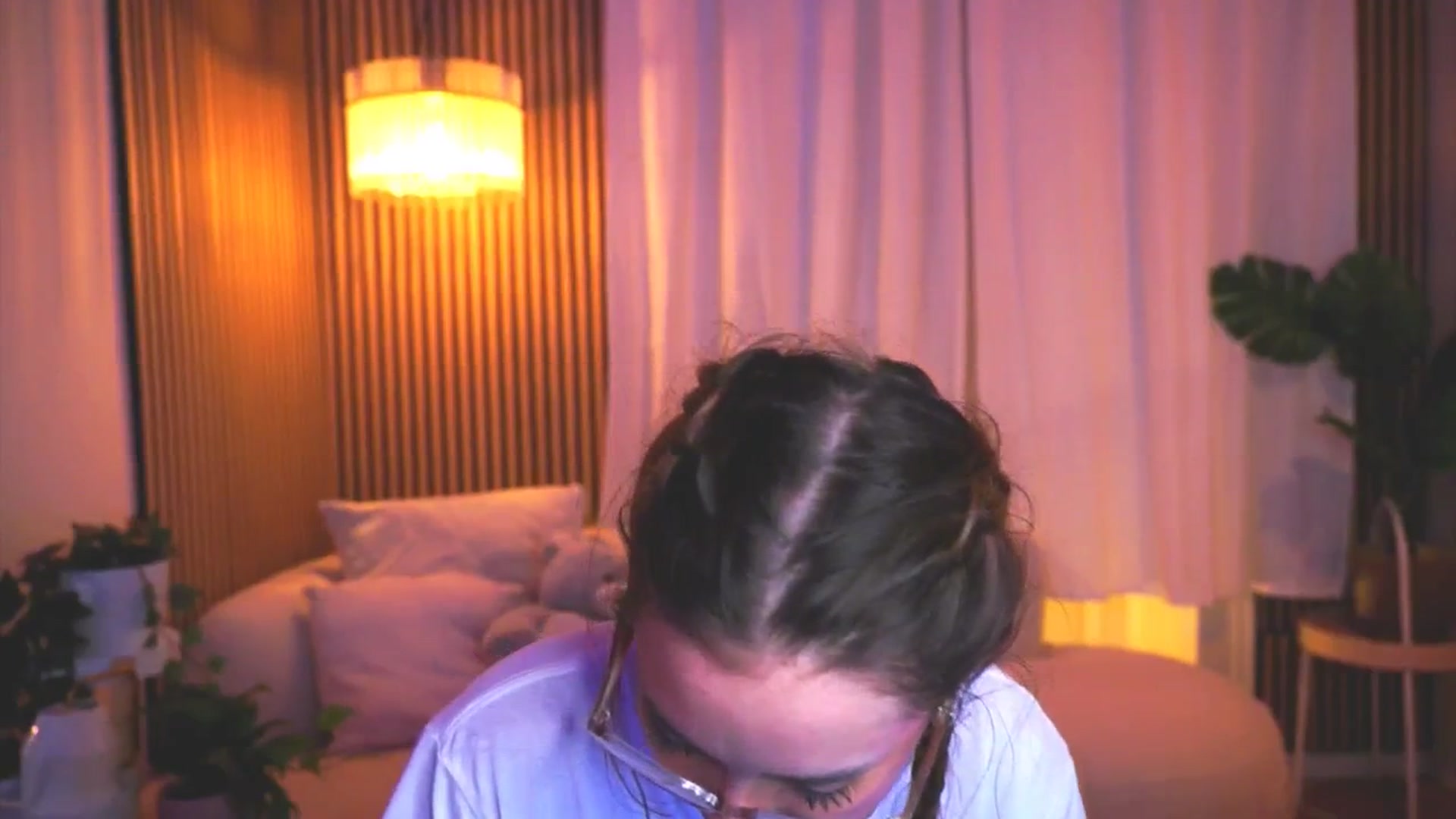 Gallery image thumbnail from Naomii18's myfreecams stream on, 03/18/2025, 20:56 image 16 of 20