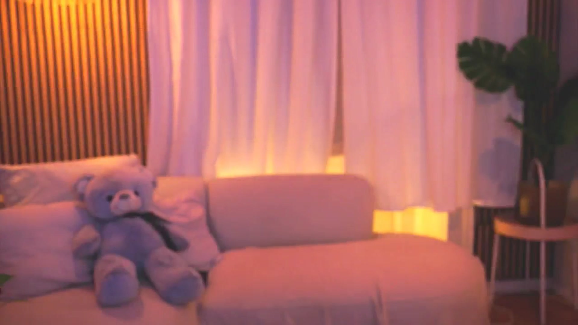 Gallery image thumbnail from Naomii18's myfreecams stream on, 03/18/2025, 22:03 image 6 of 20
