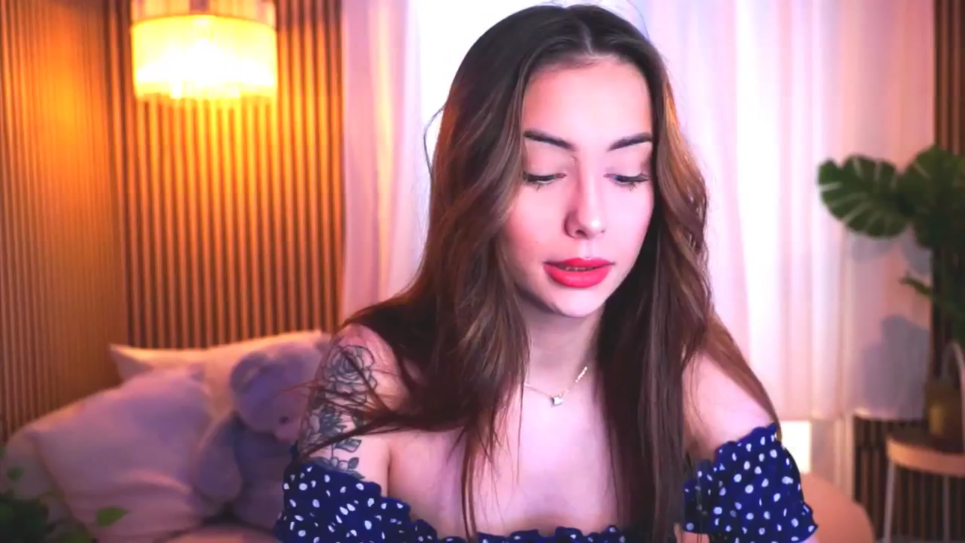 Gallery image thumbnail from Naomii18's myfreecams stream on, 03/19/2025, 14:04 image 11 of 20