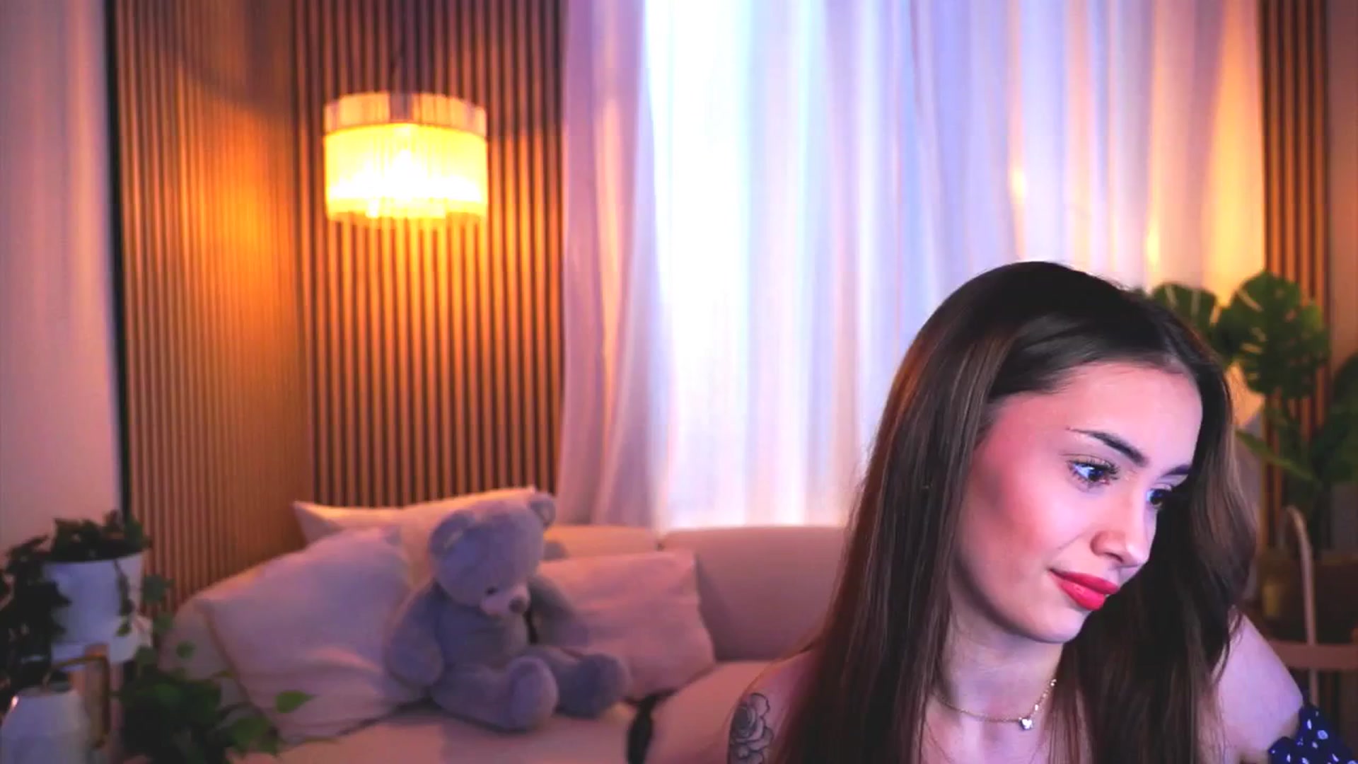 Gallery image thumbnail from Naomii18's myfreecams stream on, 03/19/2025, 14:04 image 6 of 20