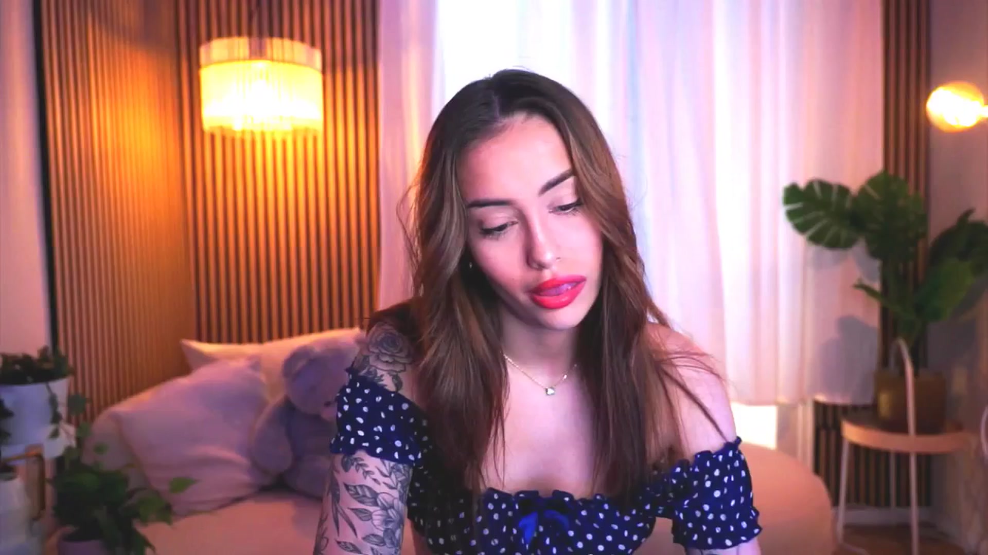 Gallery image thumbnail from Naomii18's myfreecams stream on, 03/19/2025, 14:04 image 12 of 20