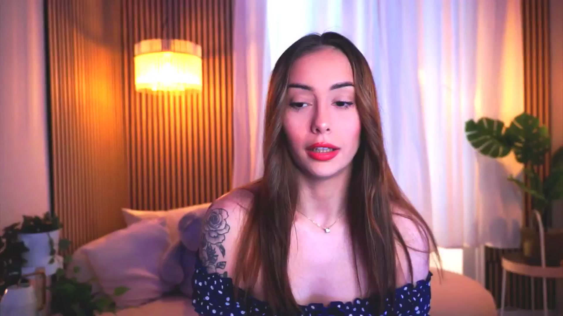 Gallery image thumbnail from Naomii18's myfreecams stream on, 03/19/2025, 14:04 image 5 of 20